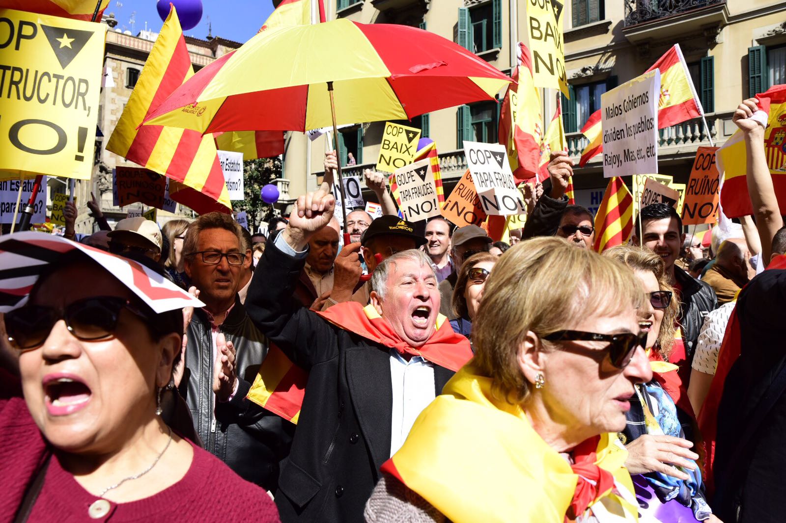 Los unionistas se identifican con la policía española