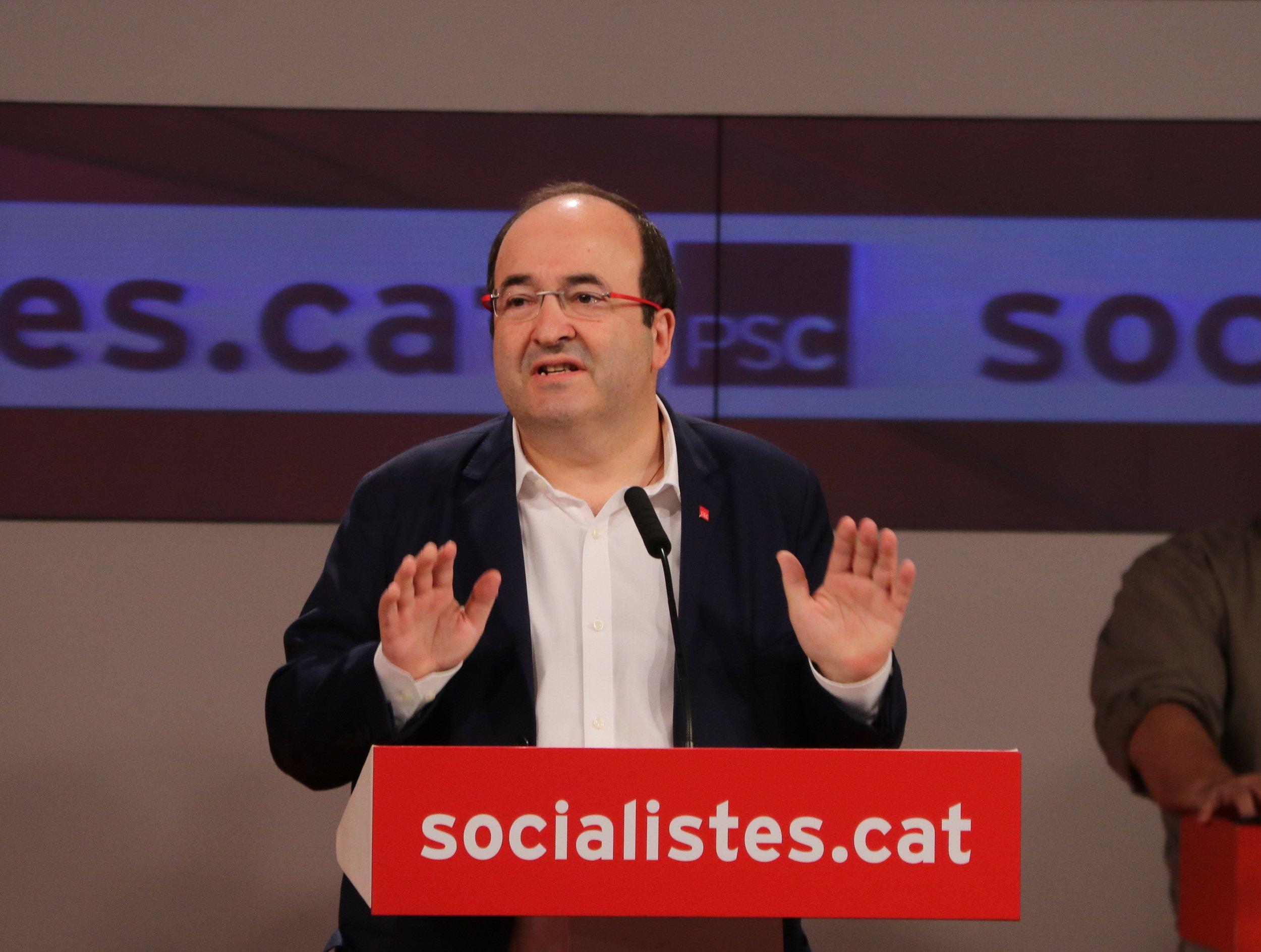 El PSC “acata” la decisió del TC de suspendre la llei de consultes del Govern Montilla