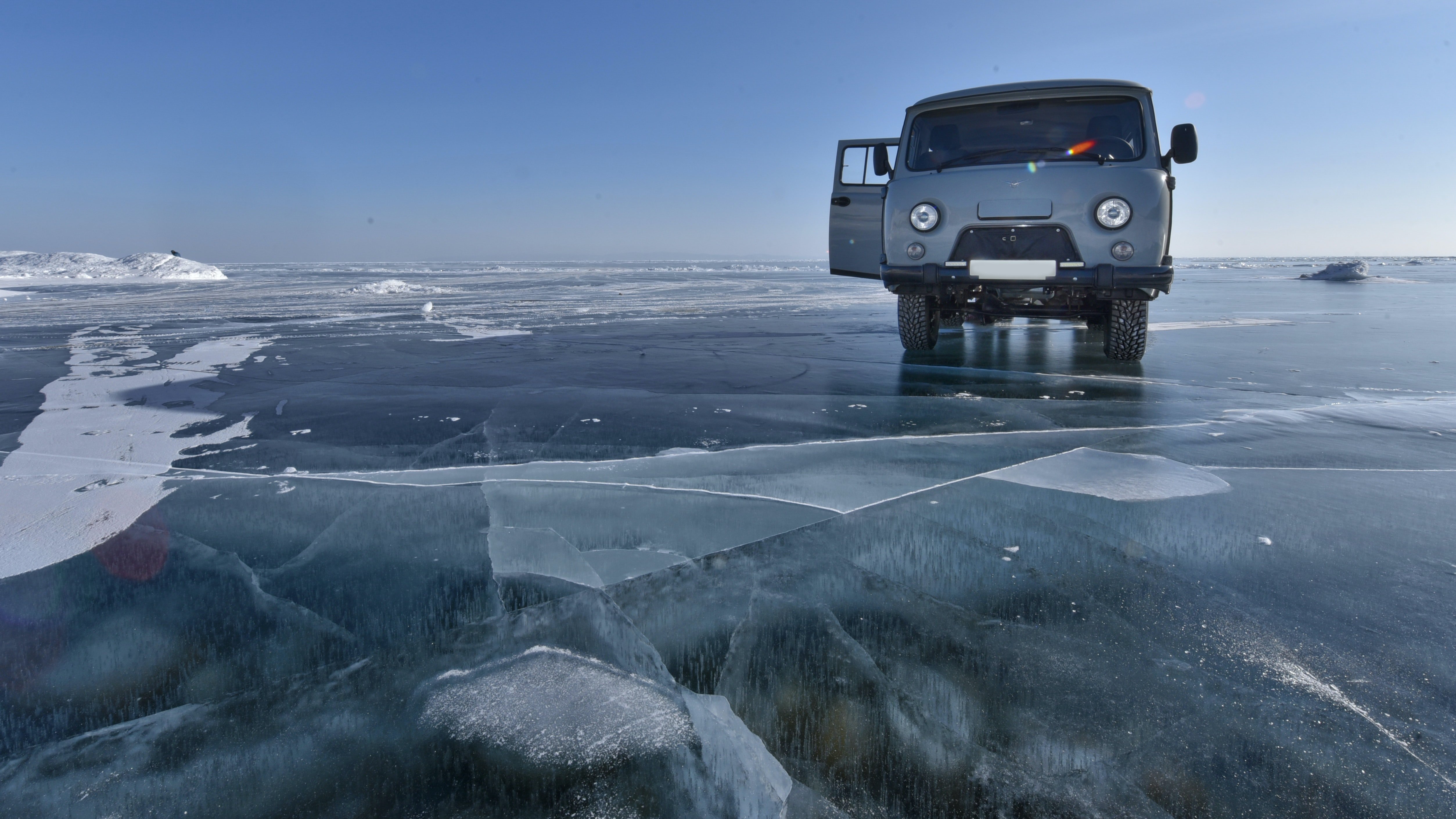 Las extrañas e inquietantes burbujas del lago Baikal
