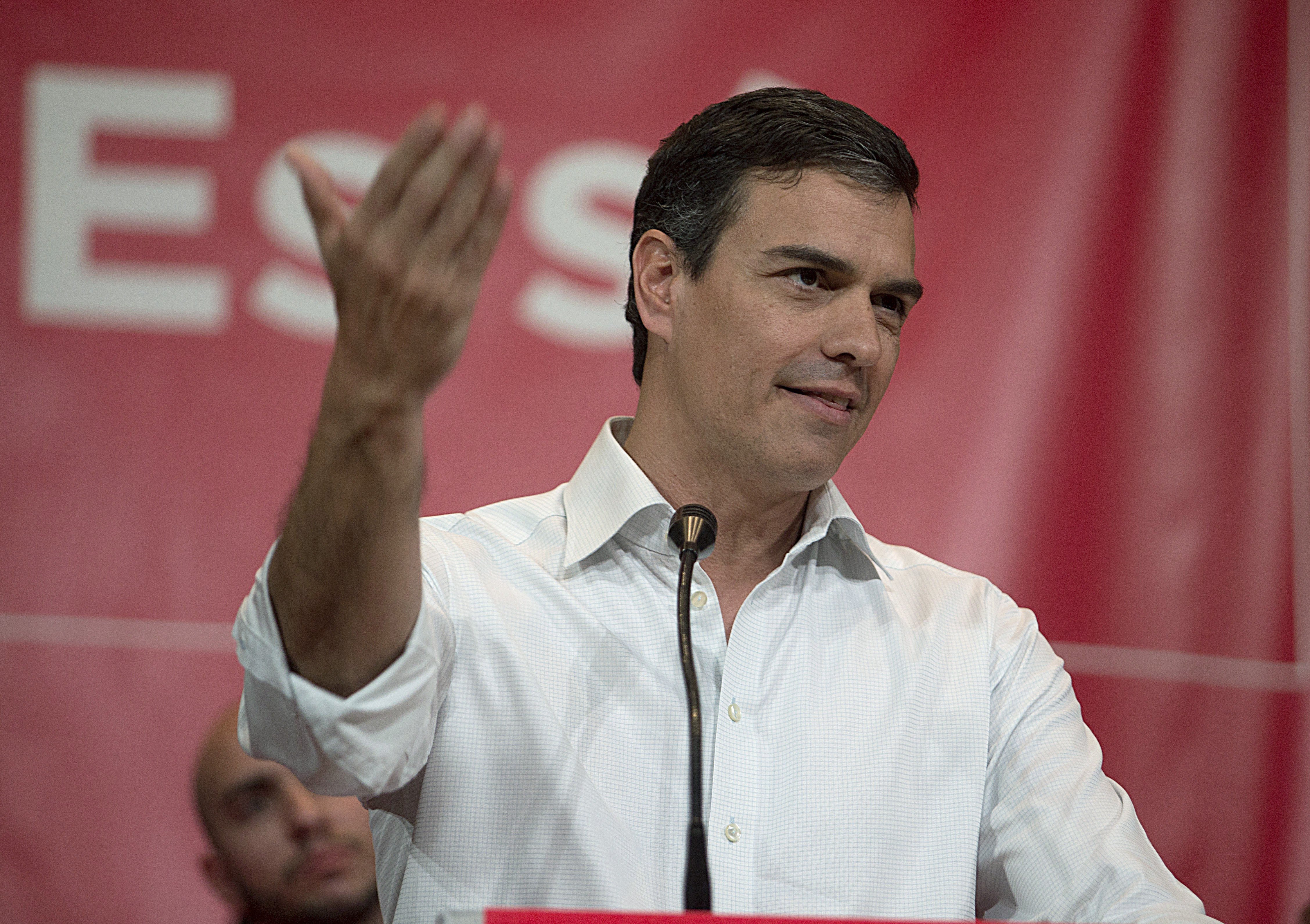 Pedro Sánchez arrasa entre els votants socialistes