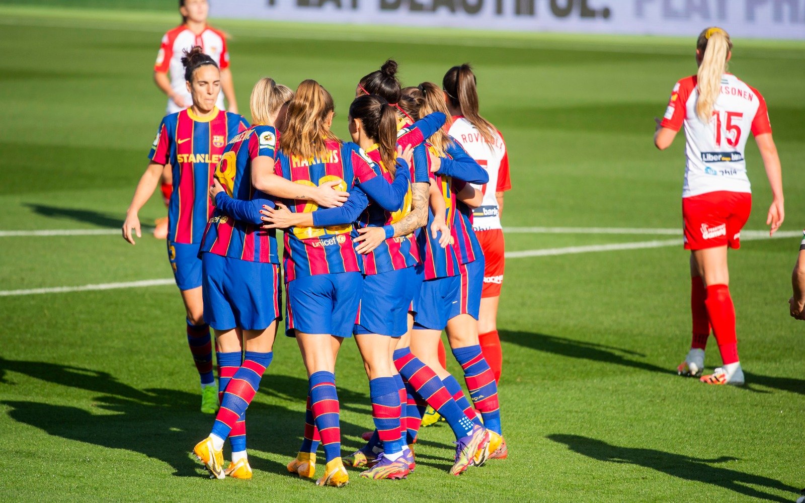 Goleada de escándalo del Barça femenino contra el Santa Teresa (9-0)