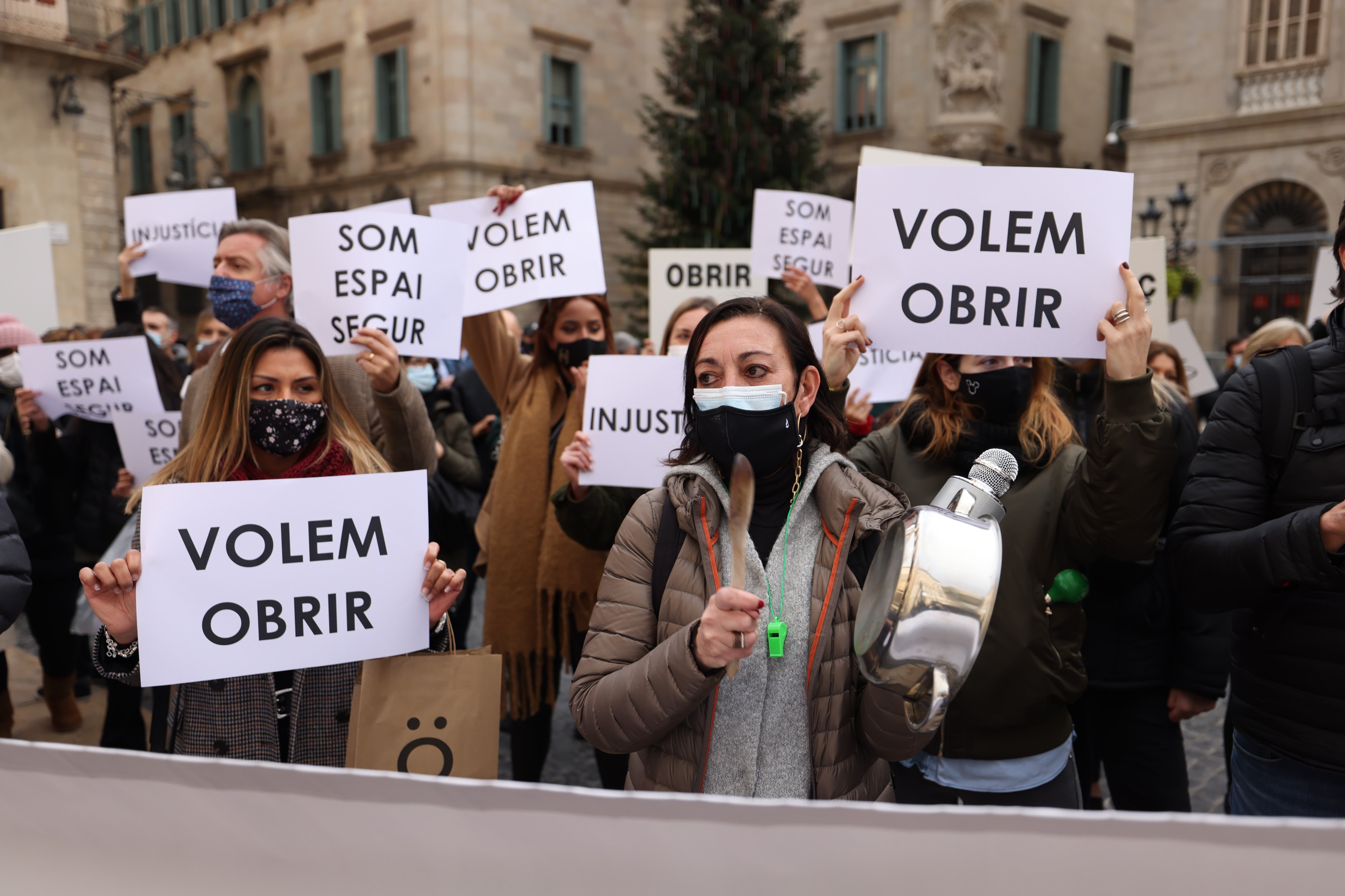 "Volem obrir", el clam dels comerços dels centres comercials