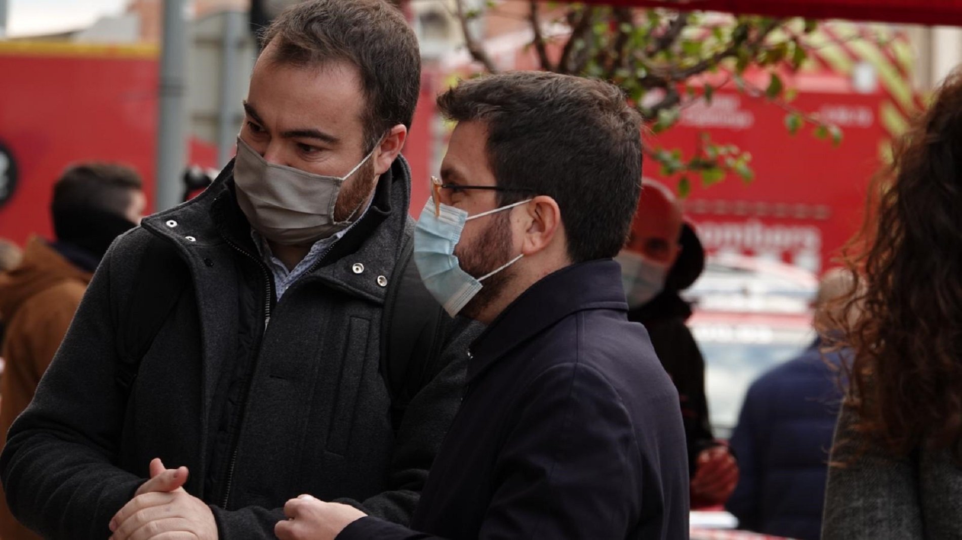 Aragonès lamenta la "misèria econòmica" de l'incendi a Badalona