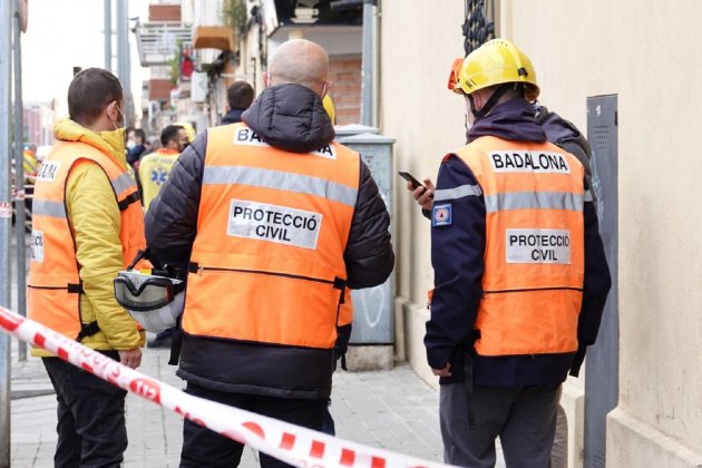 Bomberos incendio Gorg Badalona controlado Mar Acero