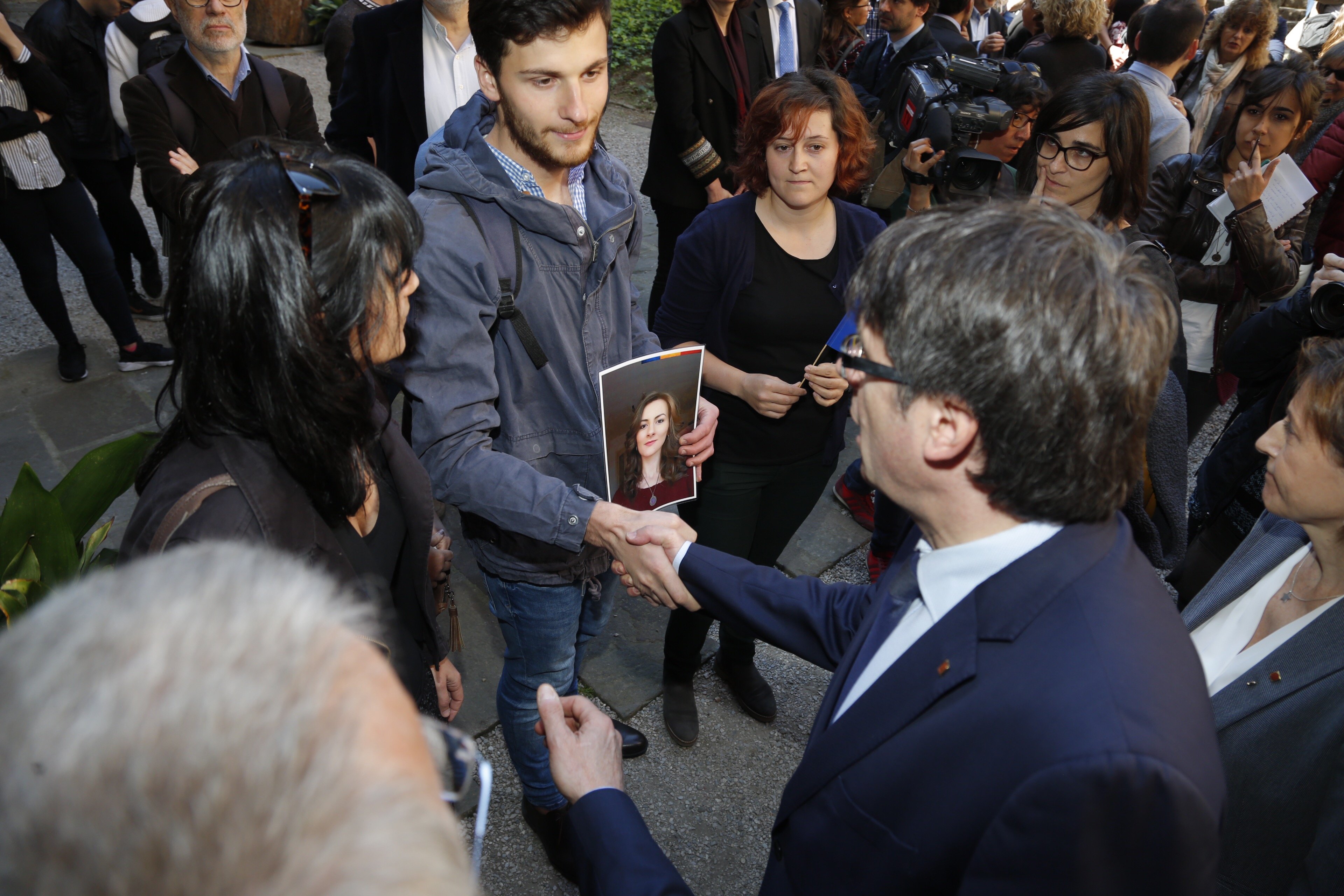Las instituciones rinden homenaje a las víctimas de Freginals