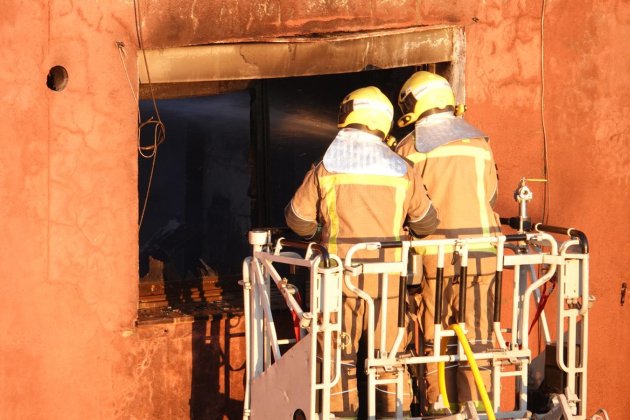 Bombers Badalona Incendio Nave - Marc Ortín