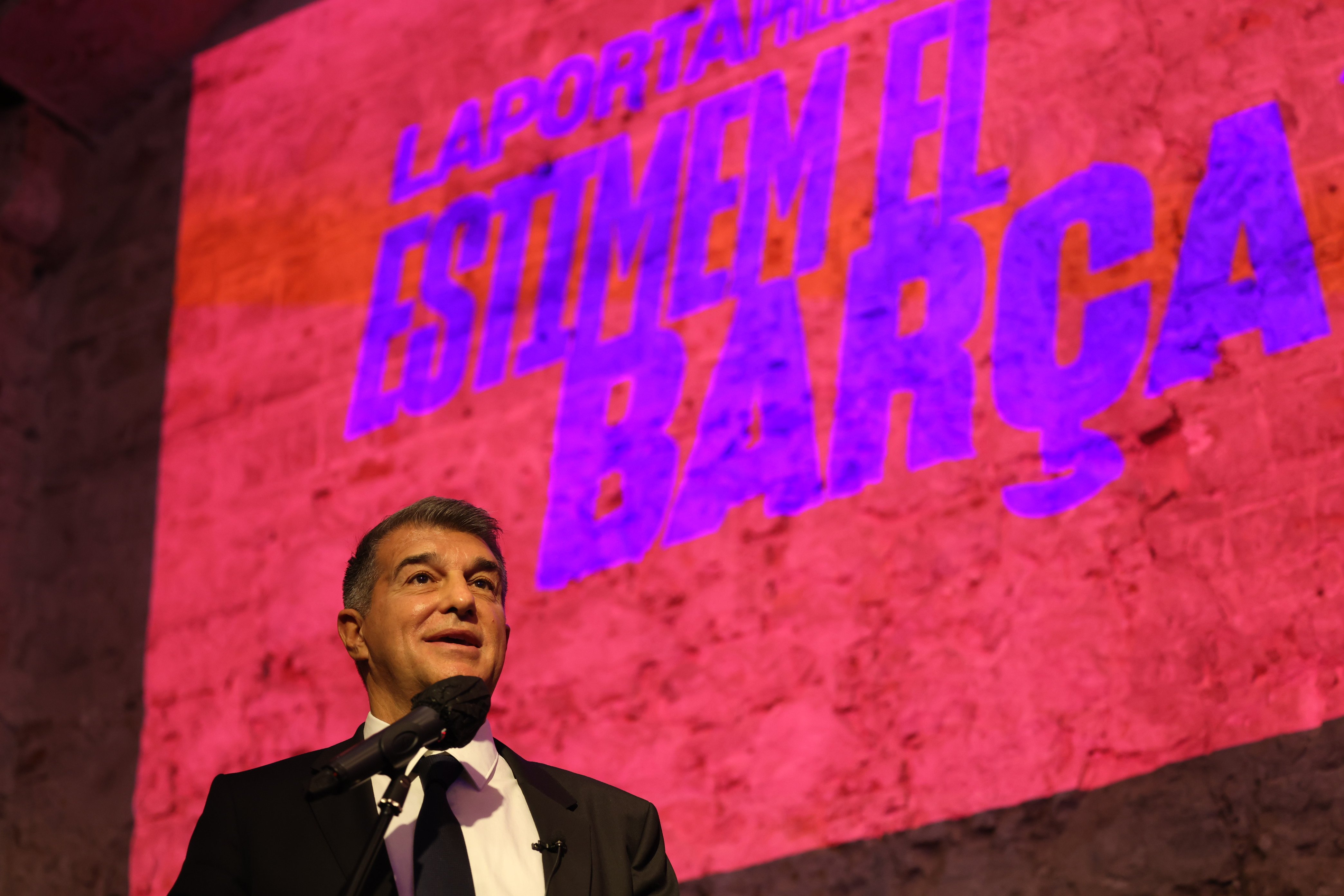 El Barça vuelve a ocupar Madrid con una nueva pancarta polémica