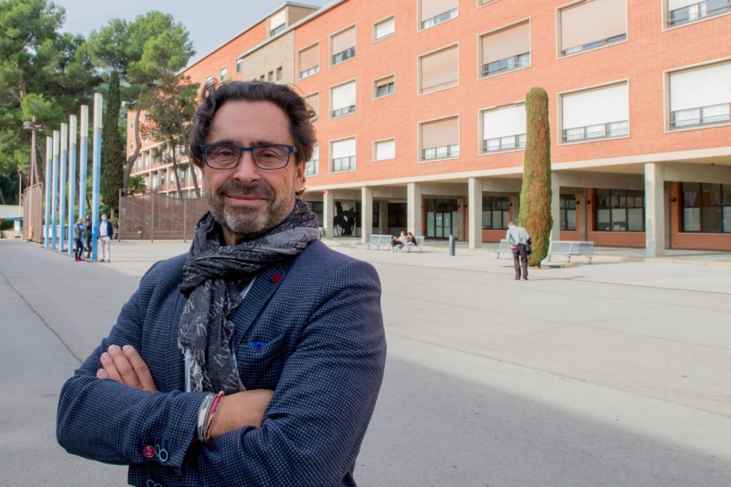 Guàrdia toma posesión como rector de la UB con la mirada puesta en la Covid