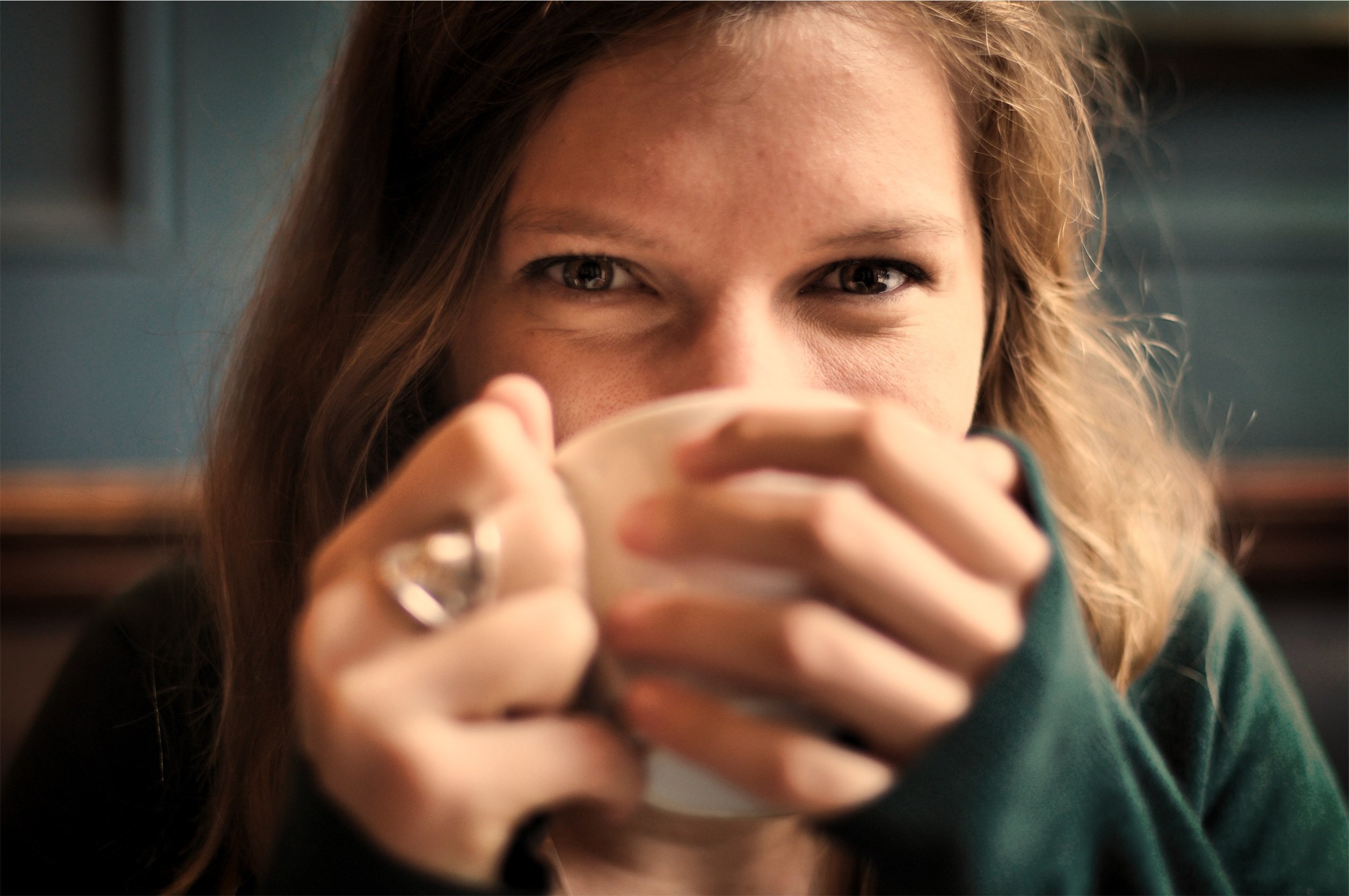 Mujer café