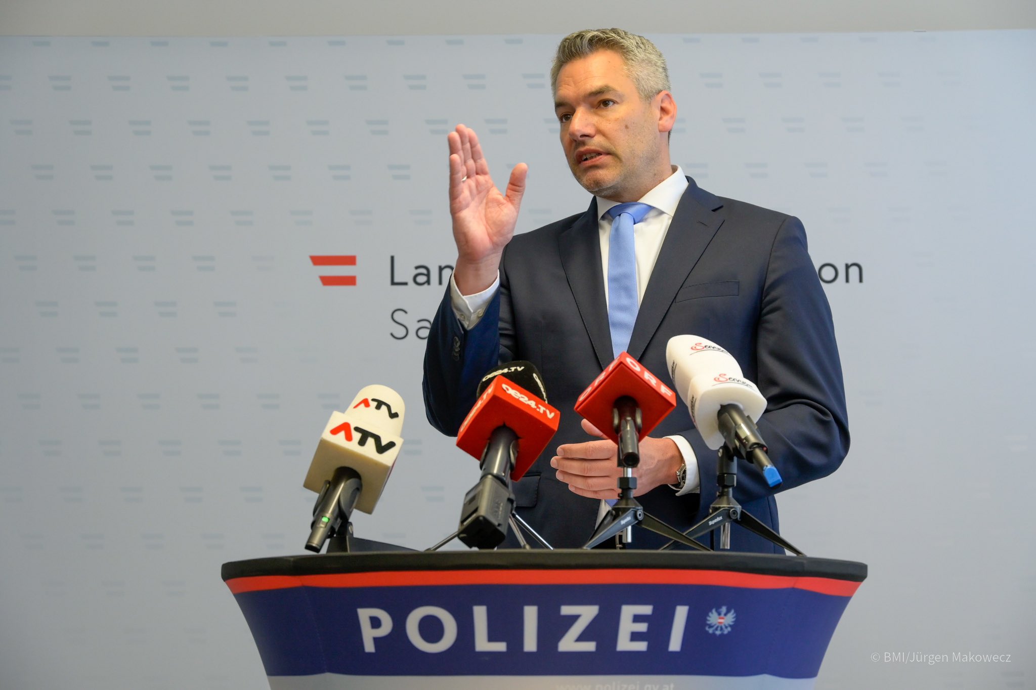 Àustria confisca un arsenal destinat a ultres alemanys