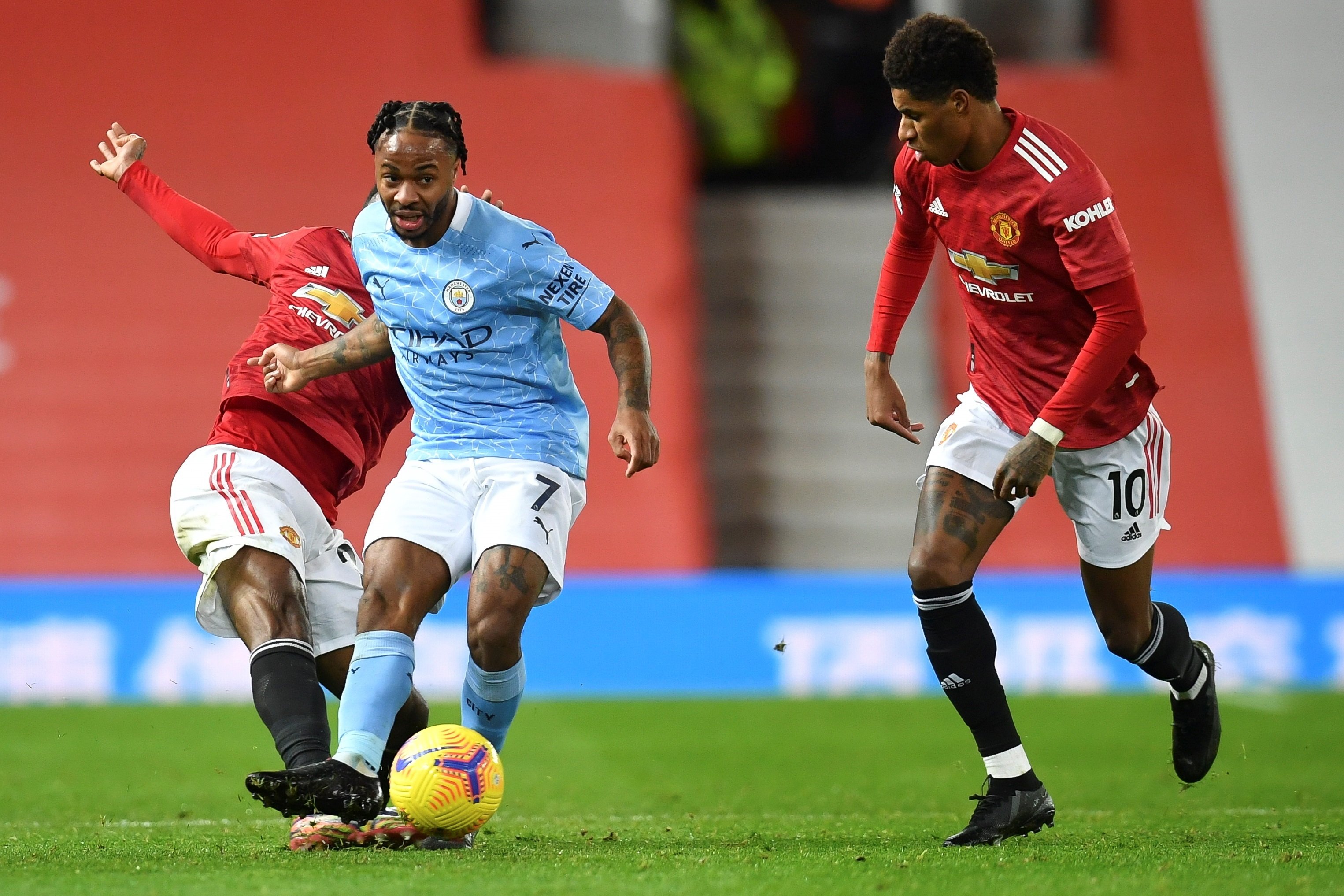 Les pissarres guanyen el derbi de Manchester (0-0)