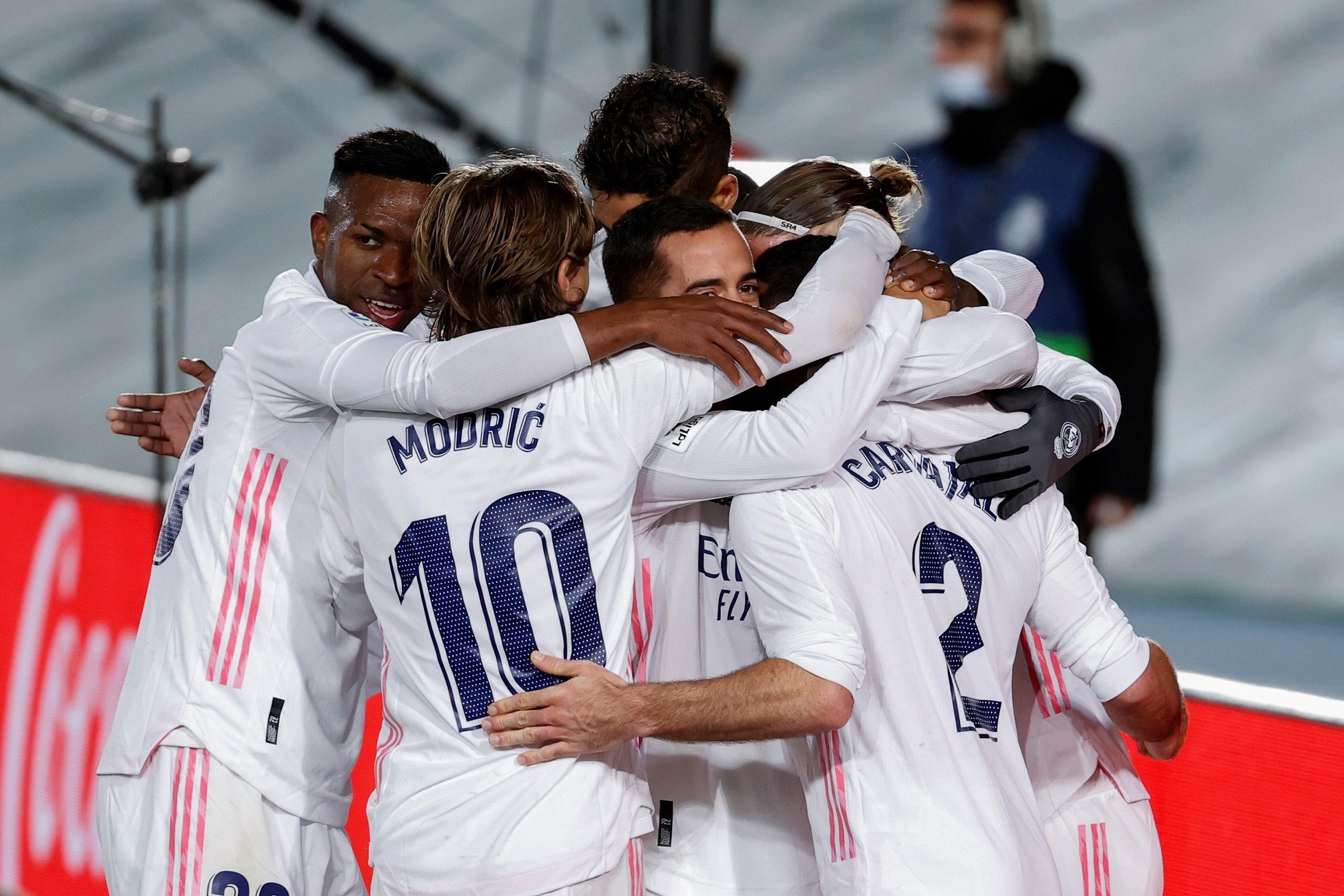 El Real Madrid baja a la Tierra a un Atlético irreconocible (2-0)