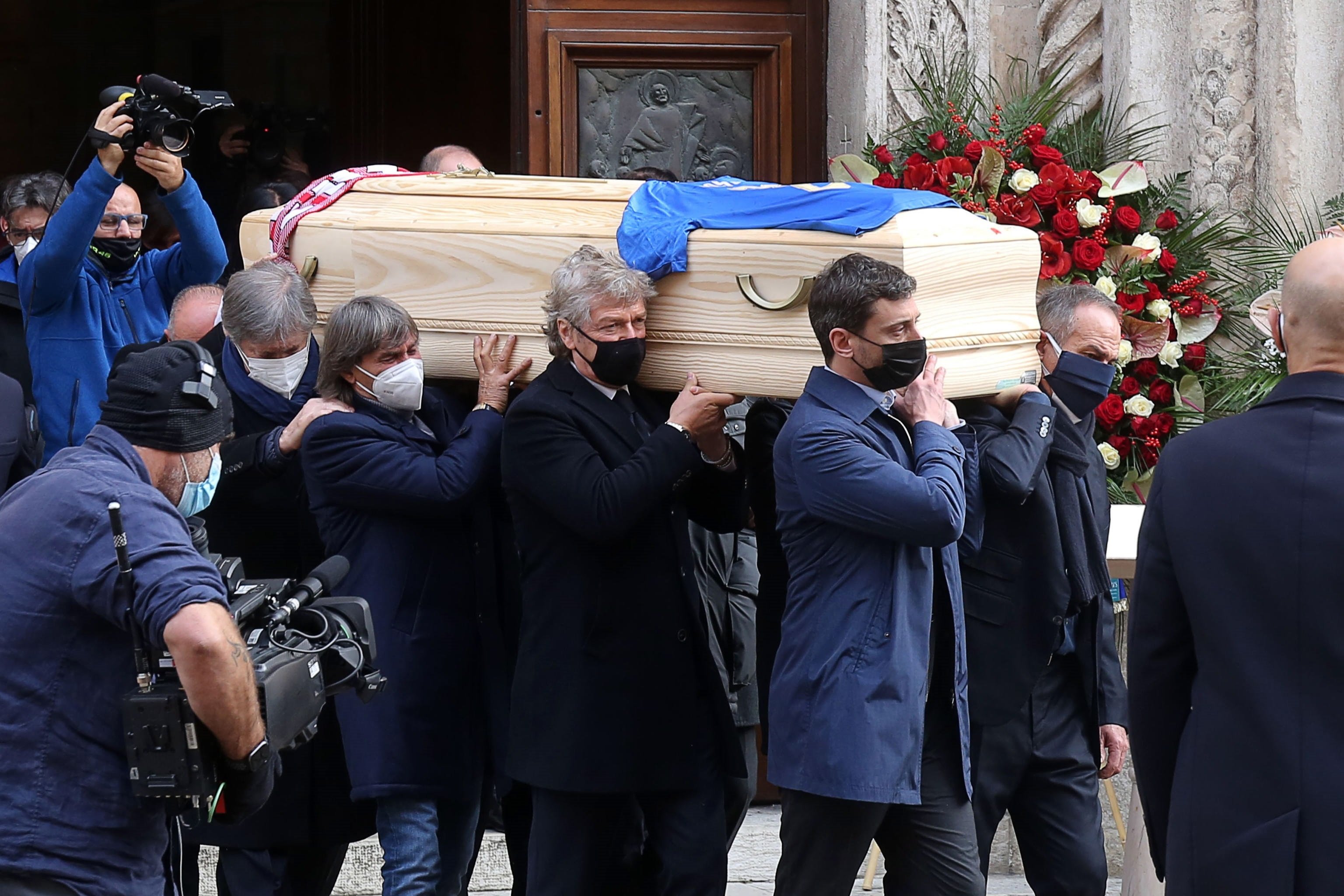 Conmoción en Italia: roban en la casa de Paolo Rossi durante su entierro