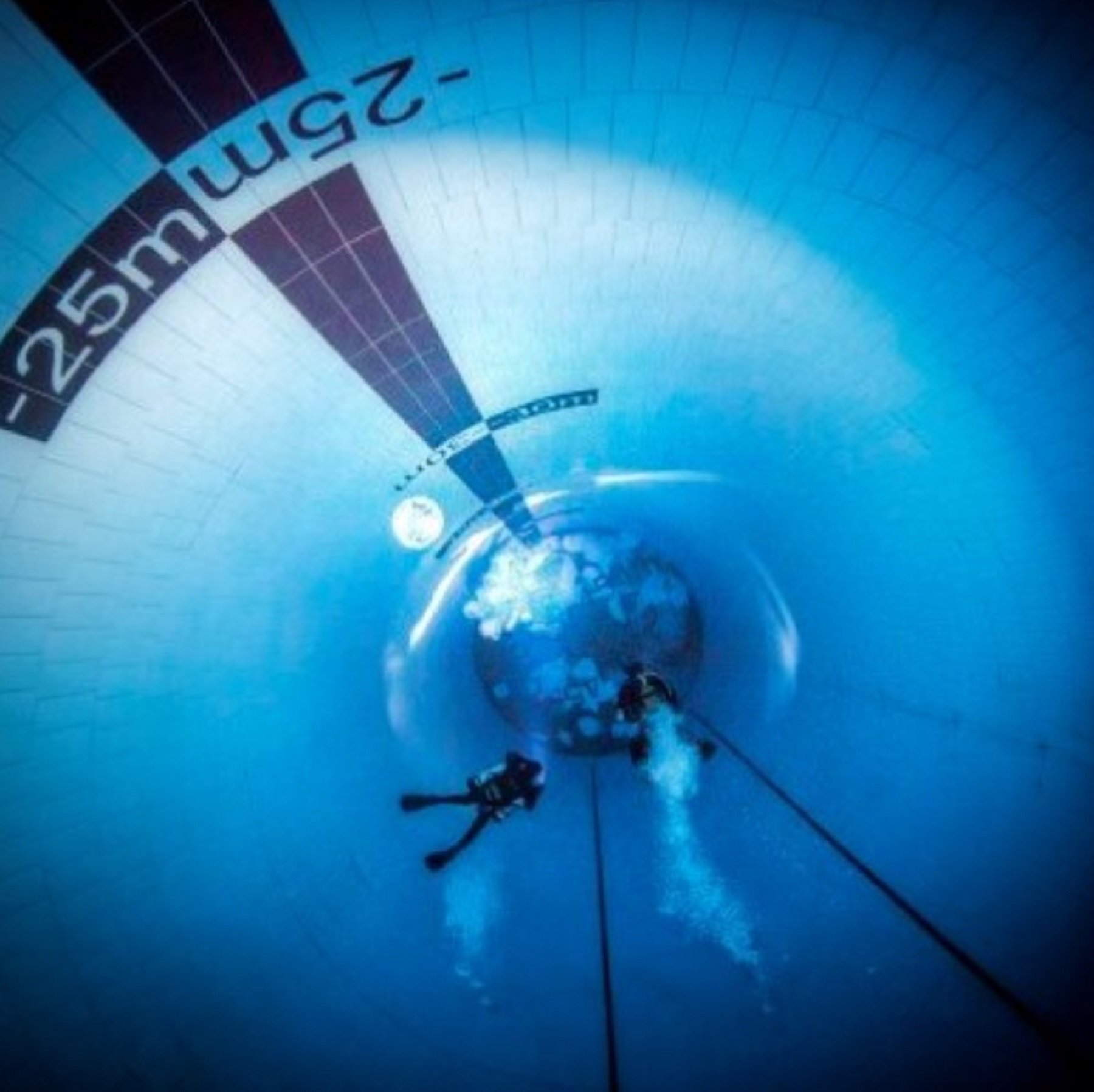 La piscina més profunda del món obre en plena pandèmia