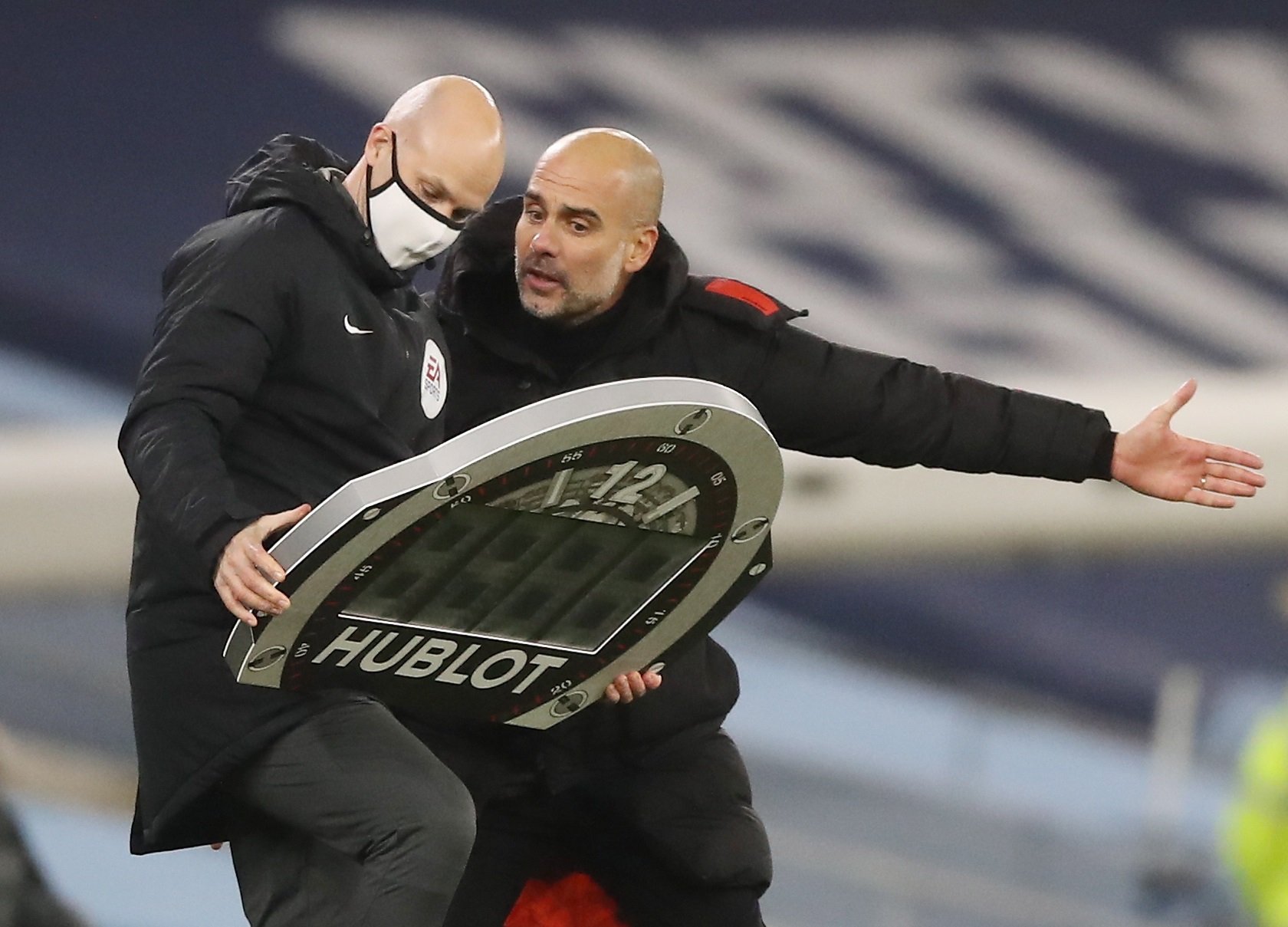 Guardiola enloquece contra el árbitro en el último partido del Manchester City