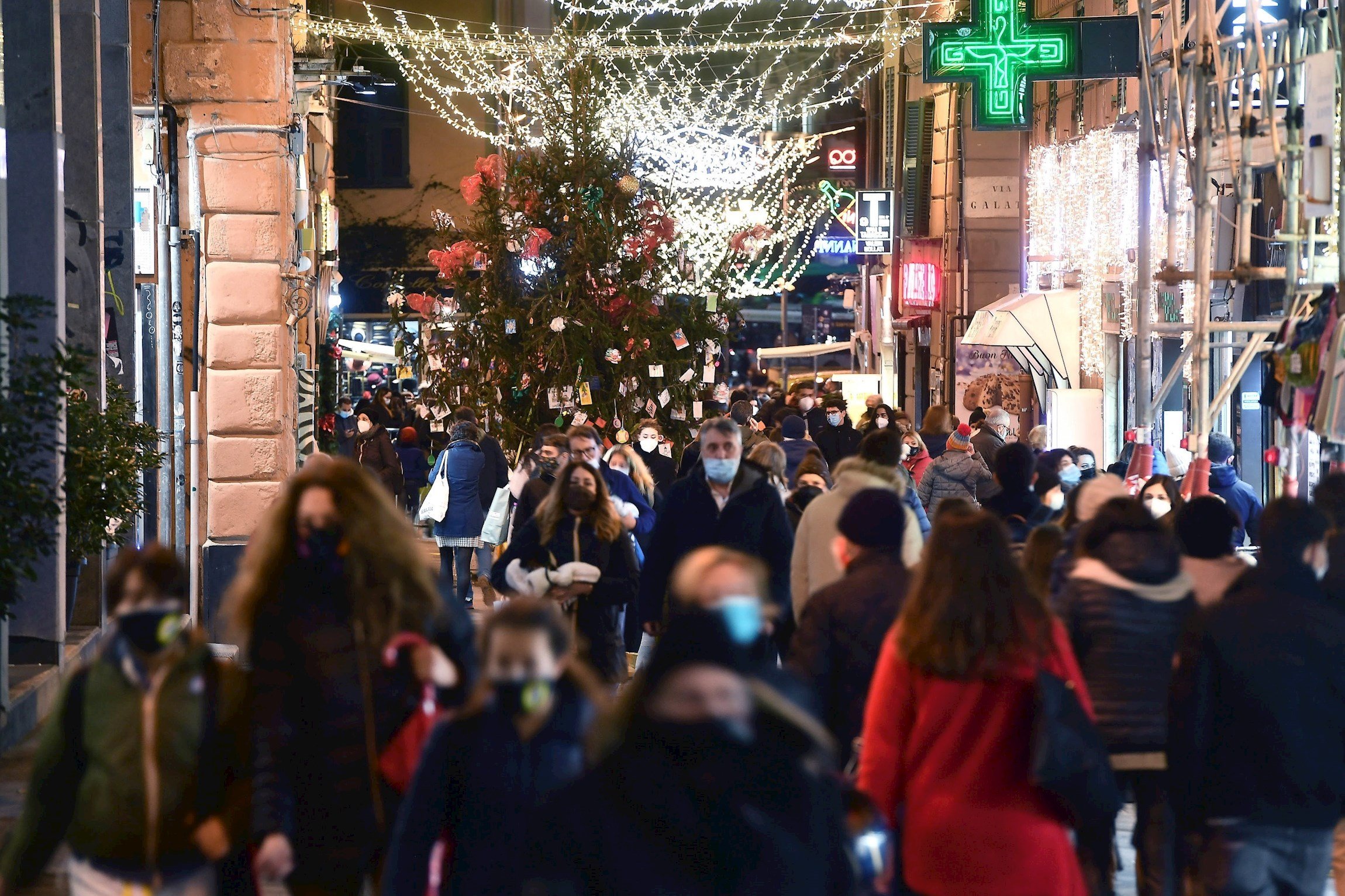 Itàlia decreta un confinament gairebé total per Nadal
