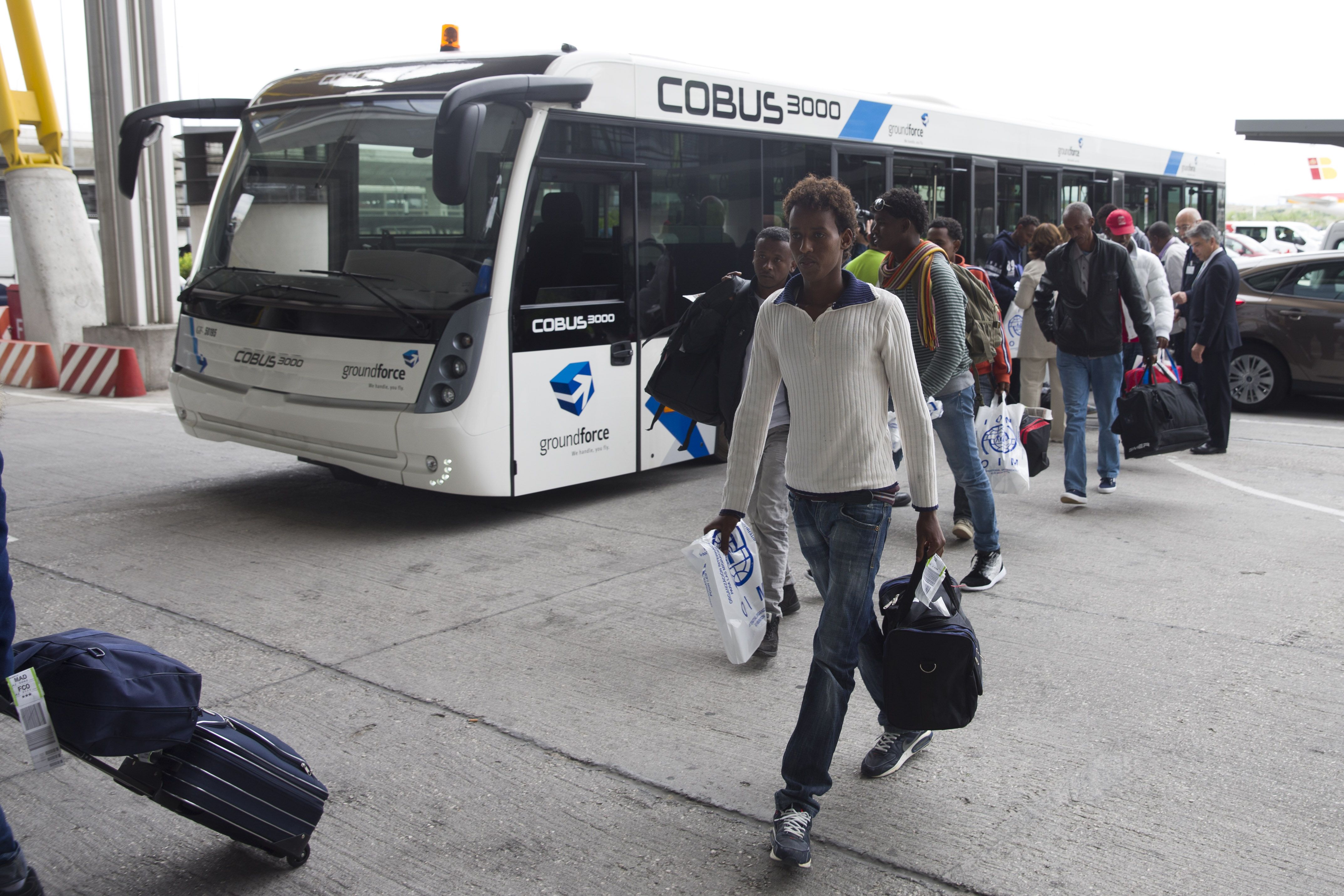 Cinc refugiats eritreus rebutgen anar a Espanya