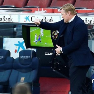 Ronald Koeman Barca arbitro Valencia EFE Ronald Koeman Barca arbitro Valencia EFE