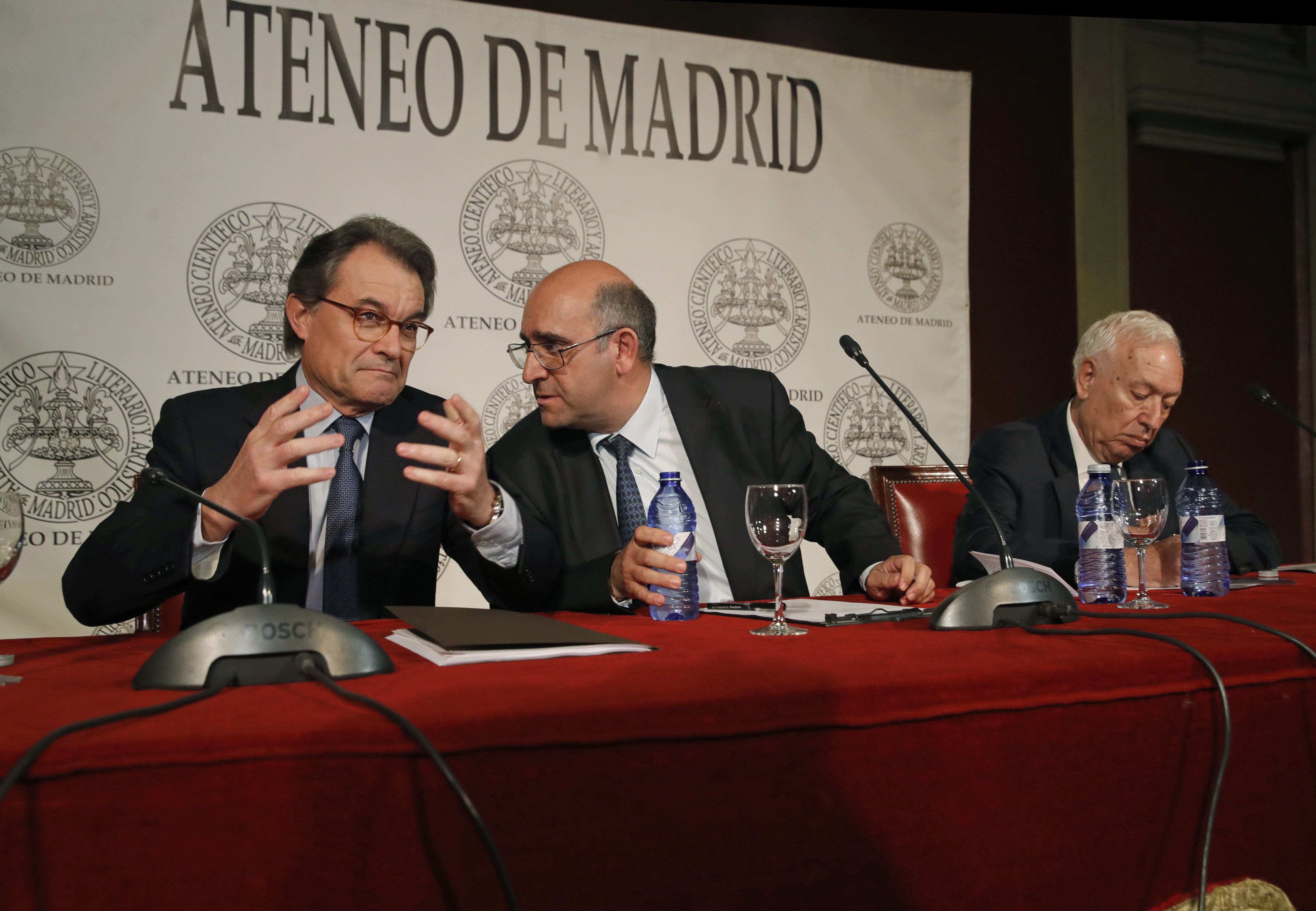 Choque frontal entre Mas y Margallo en un debate en Madrid sobre el procés