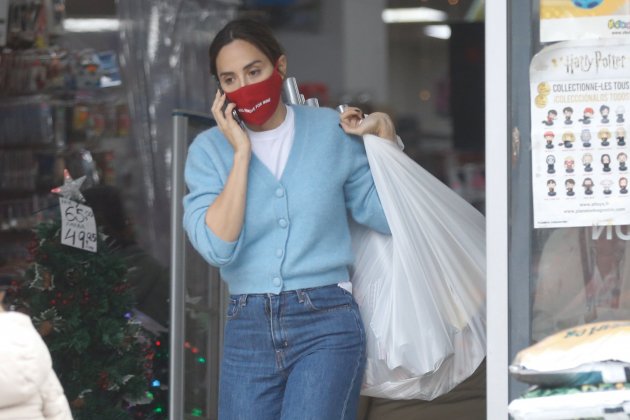 Tamara Falcó comprando en un bazar chino GTRES