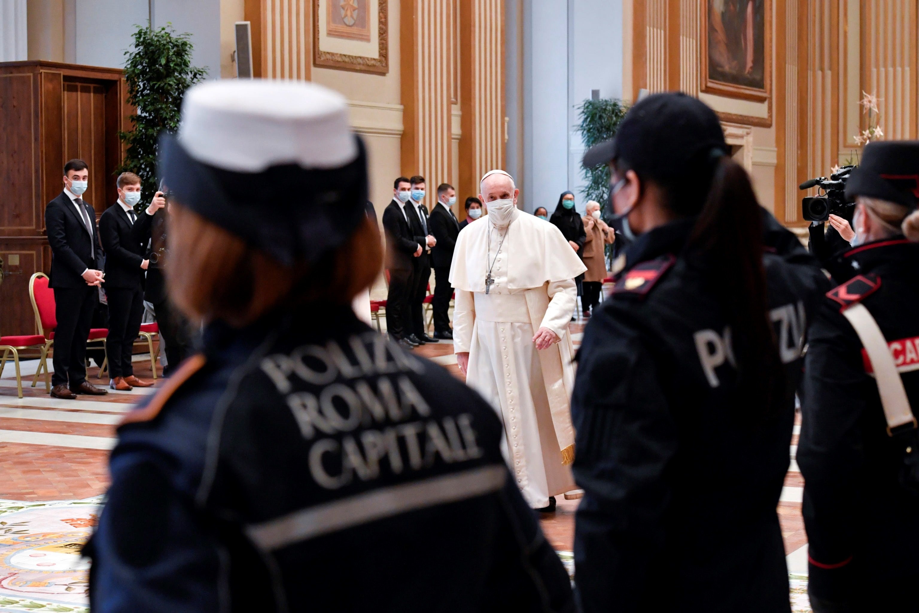 El Papa pide vacuna para todo el mundo y llama a evitar "nacionalismos cerrados"