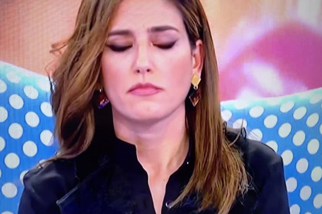 Nuria Marín cambio look ojos cerrados T5.