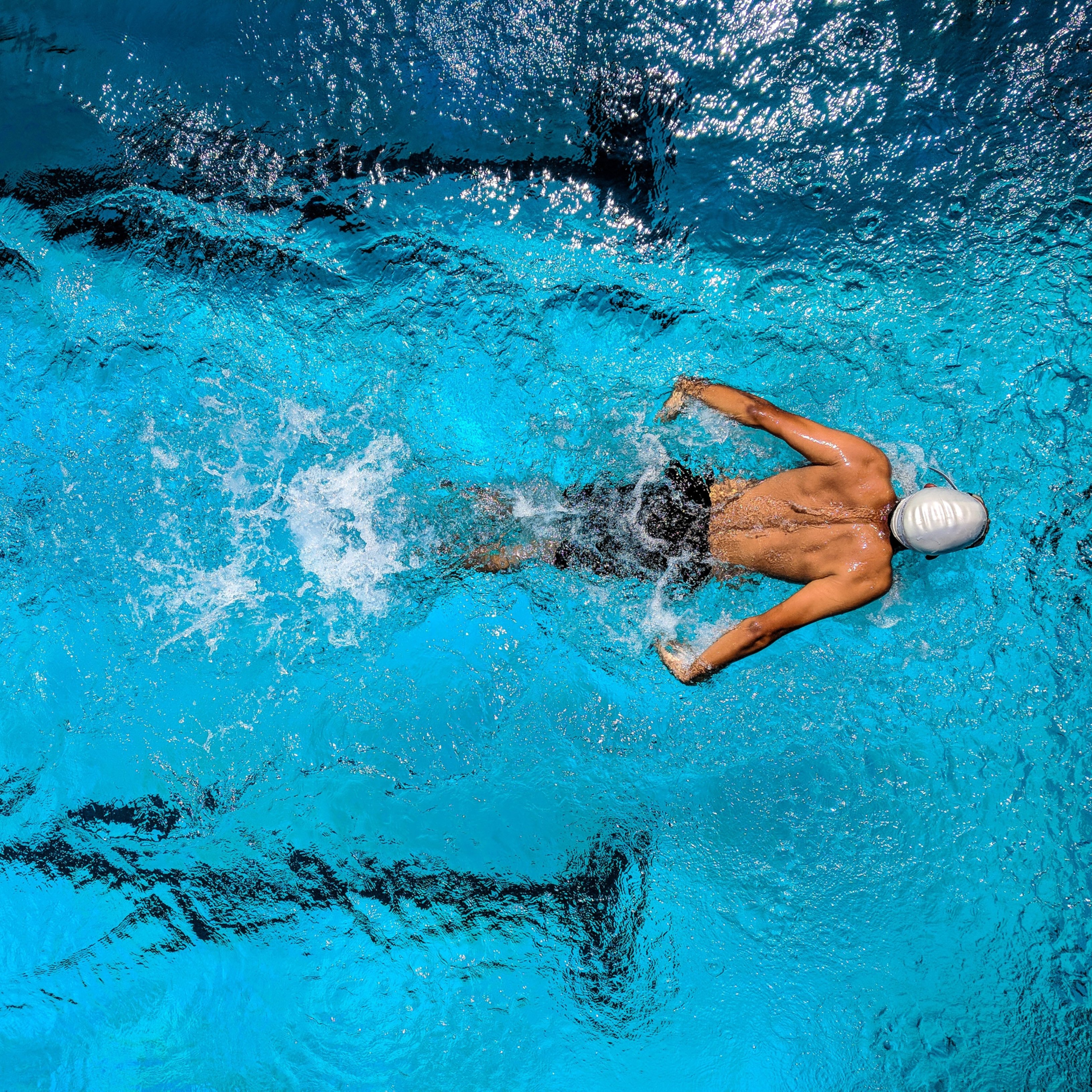 Cómo puedes perder peso con la natación