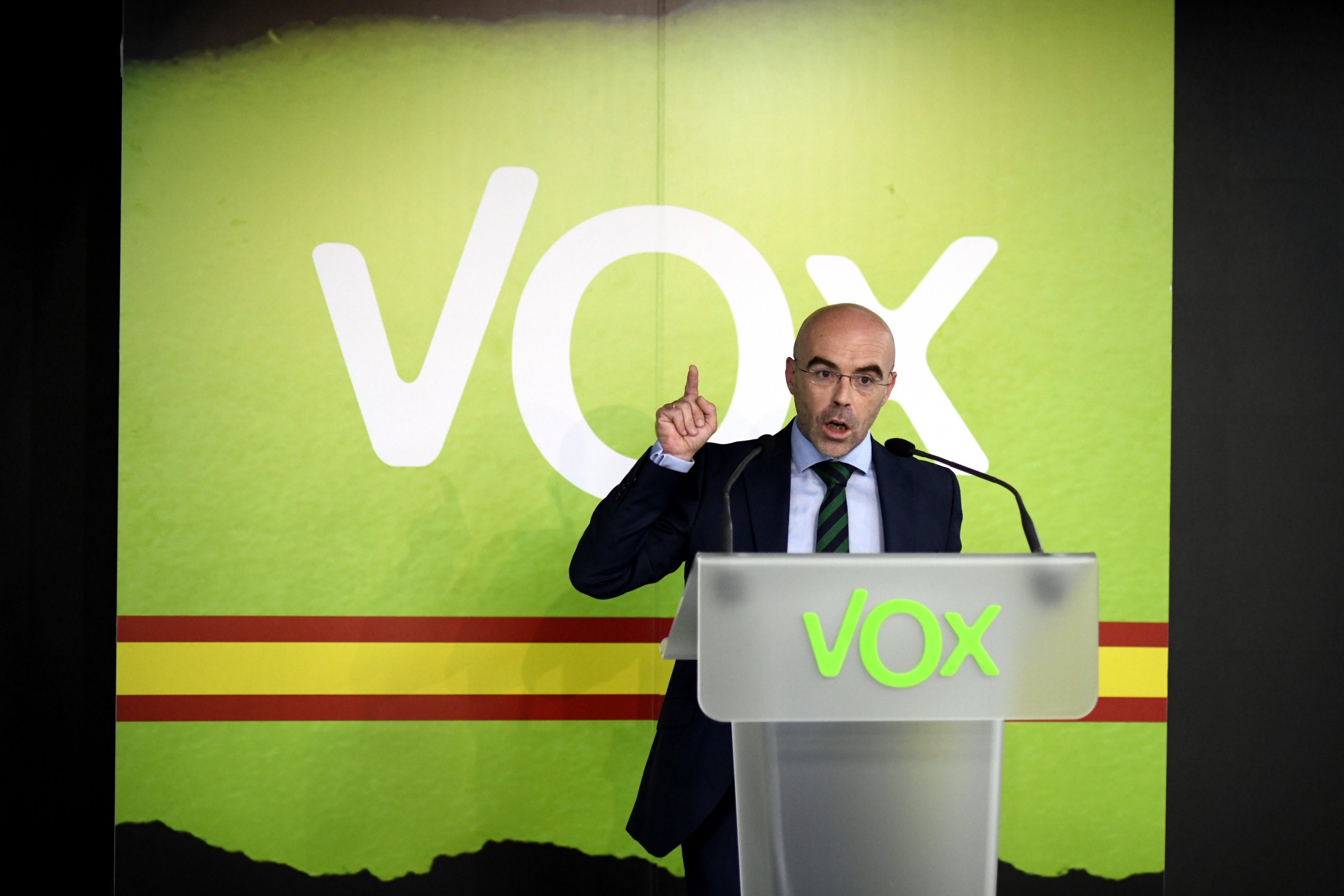 Vox diu que Illa hauria d'haver dimitit abans, no ara que és candidat