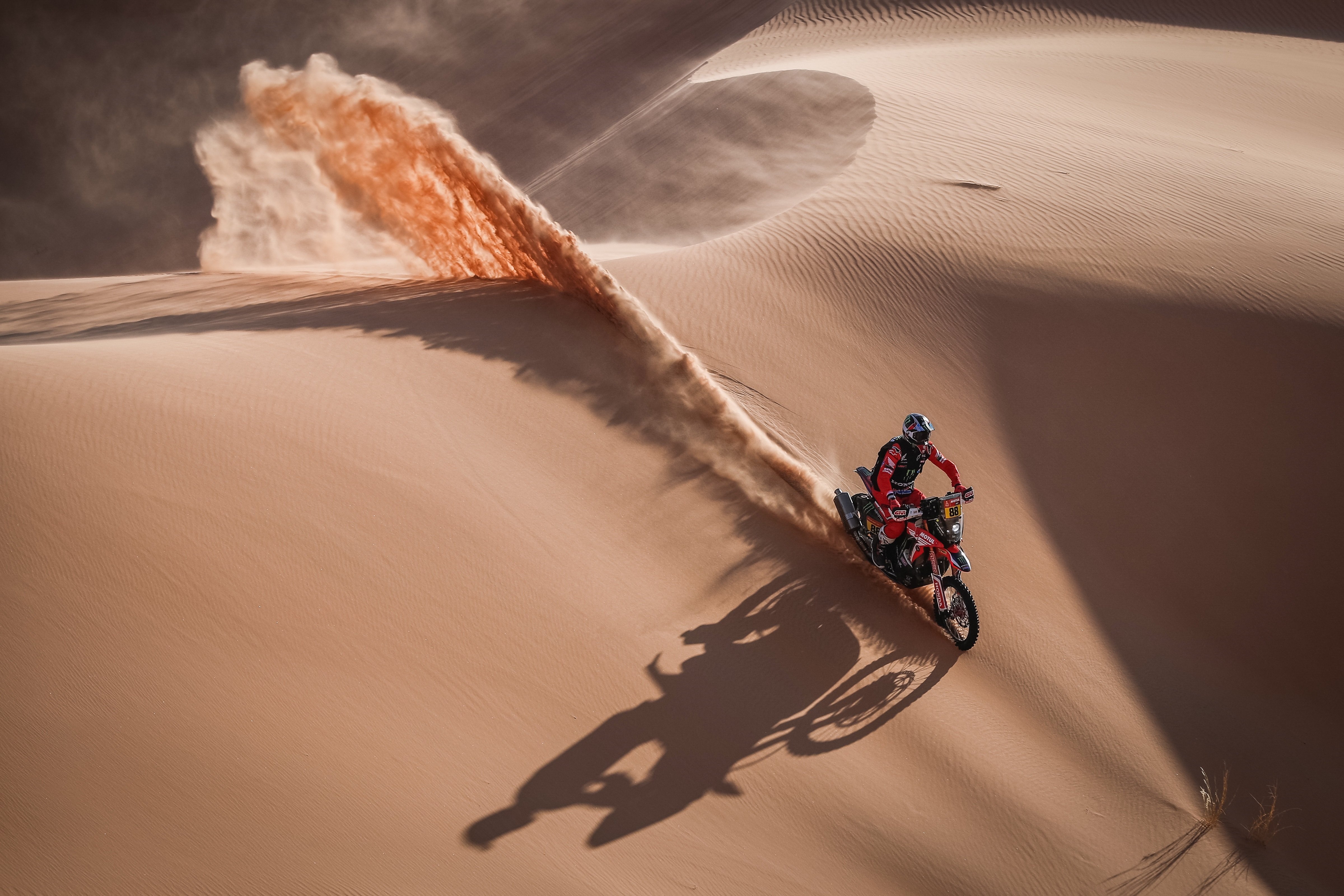 Joan Barreda vuelve a mandar en la cuarta etapa del Dakar y acecha al liderato