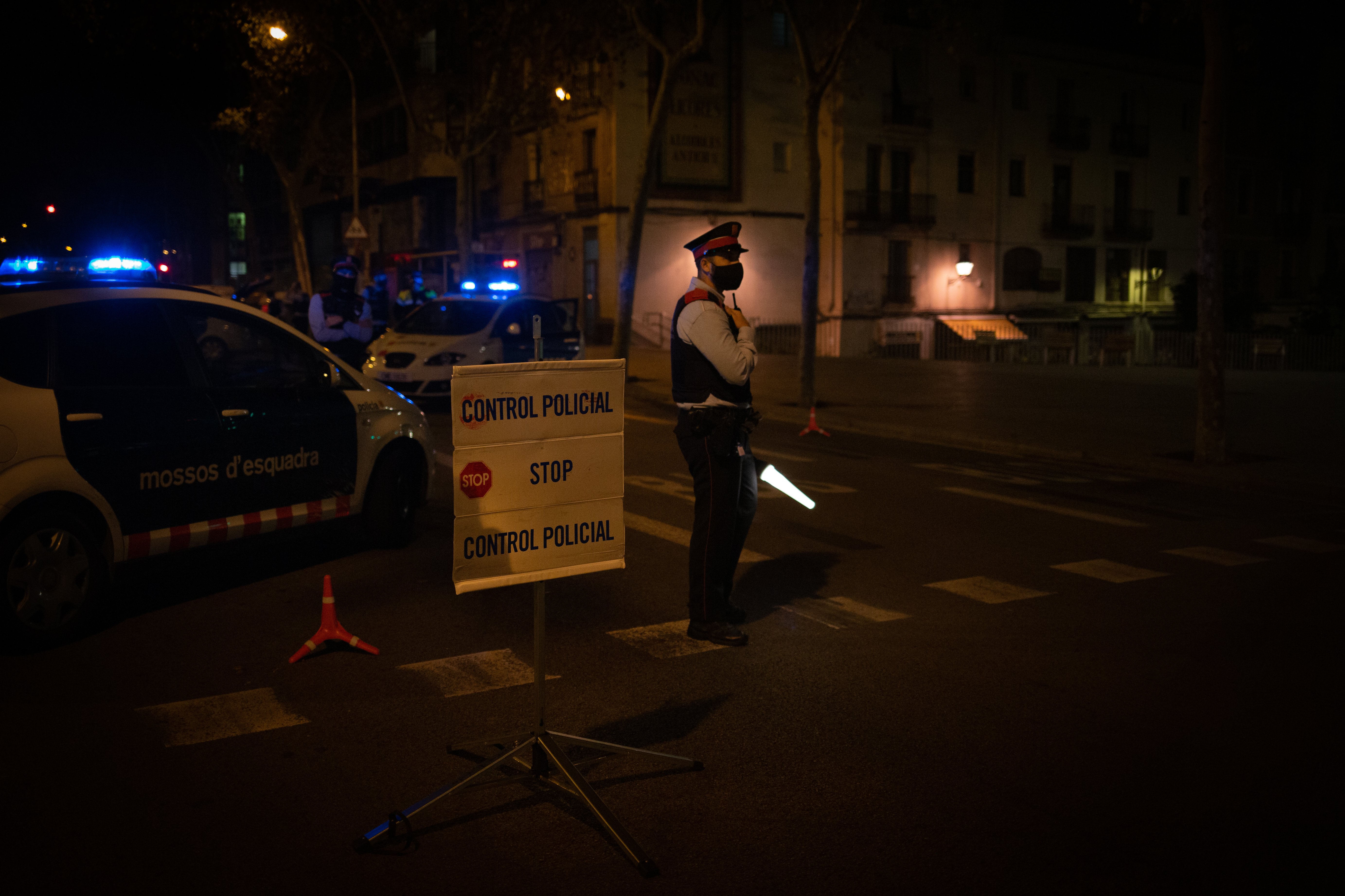 Los Mossos establecerán más de 250 controles por el confinamiento municipal