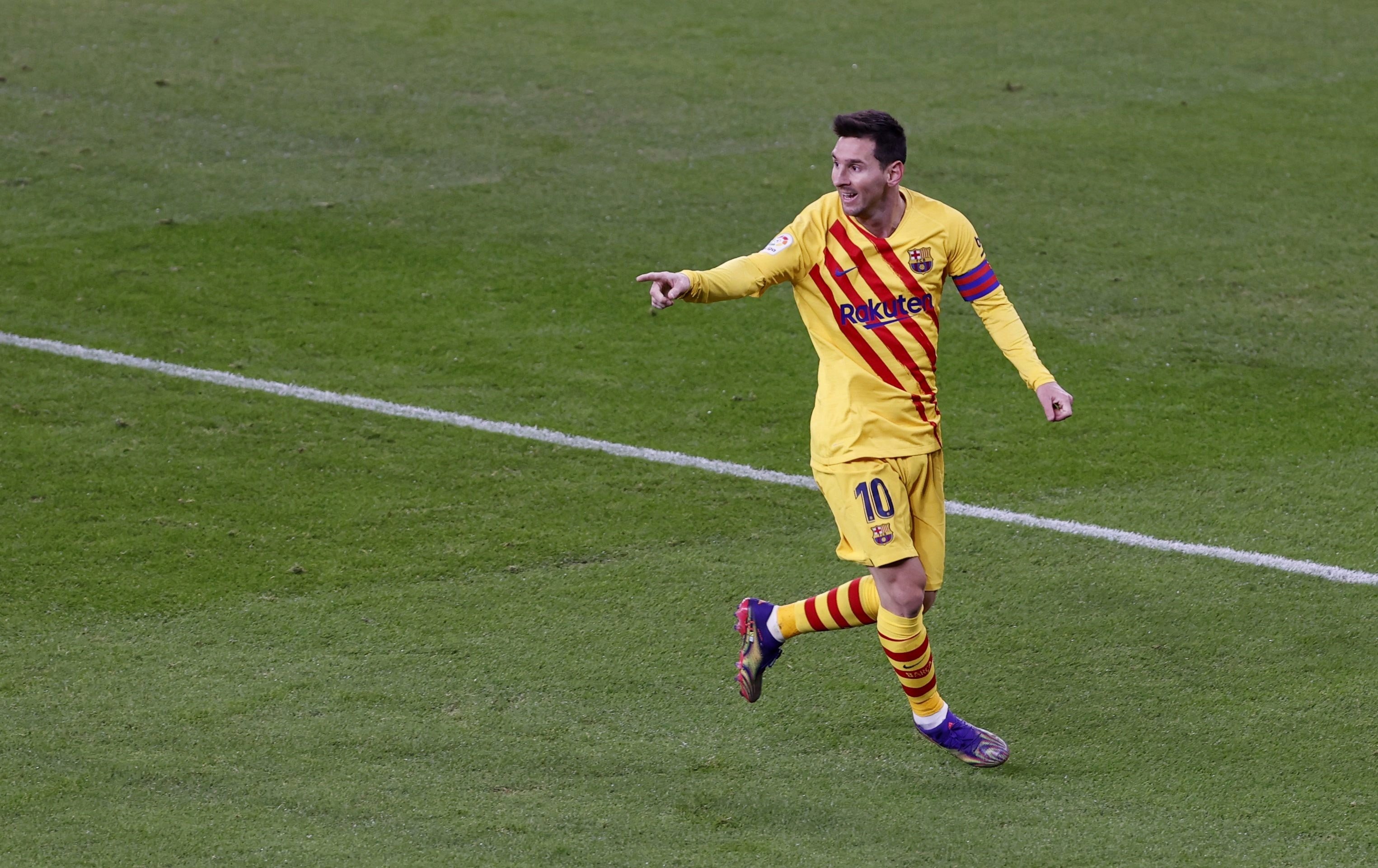 El rey Messi regala tres puntos de oro al Barça contra el Athletic (2-3)