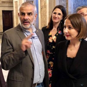 Sonia Sierra con Carlos Carrizosa en el Parlament de Catalunya @sonia sierracs Sonia Sierra con Carlos Carrizosa en el Parlament de Catalunya @sonia sierracs