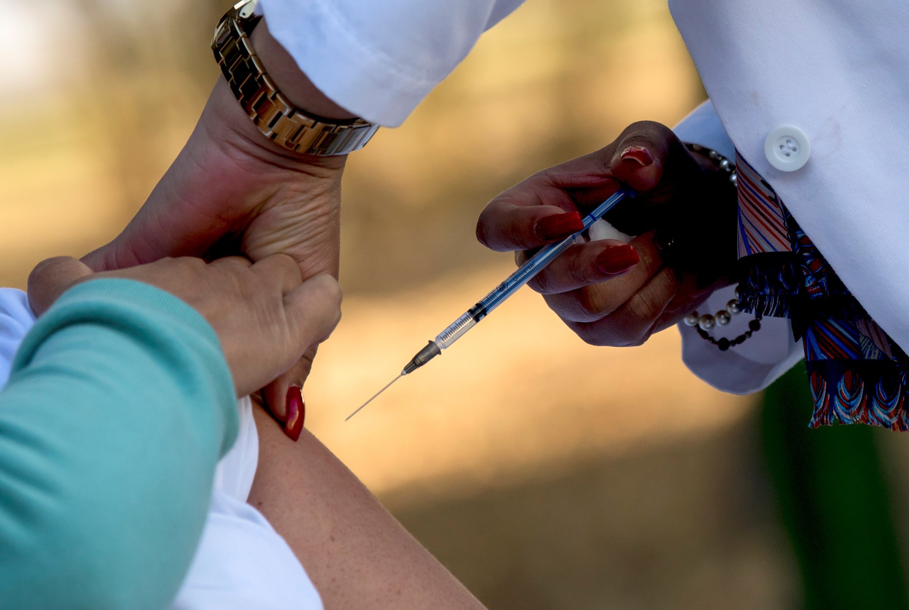 La vacuna de Pfizer, eficaç contra les últimes variants del coronavirus