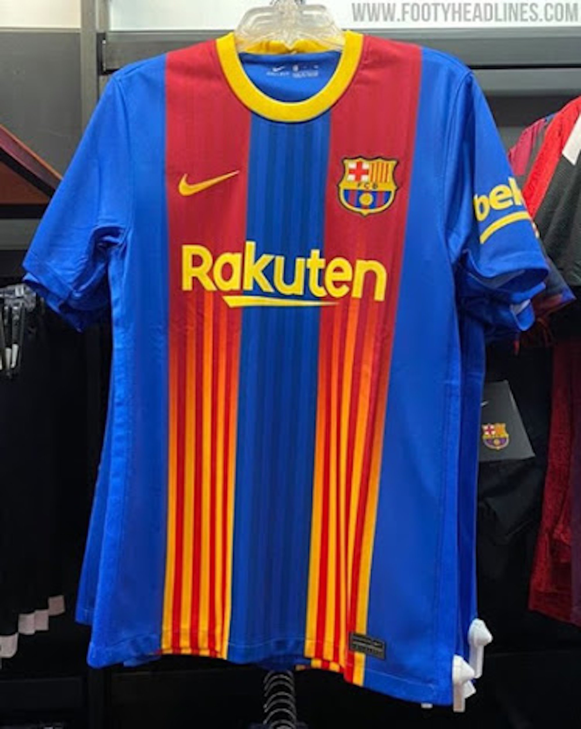 Cuarta equipacion Barca senyera @FootyHeadlines