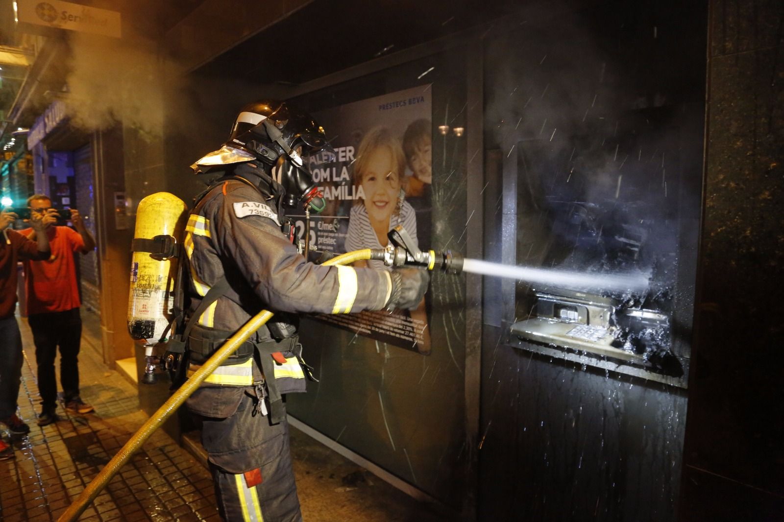 Dificultades para retirar dinero de los cajeros en Gràcia