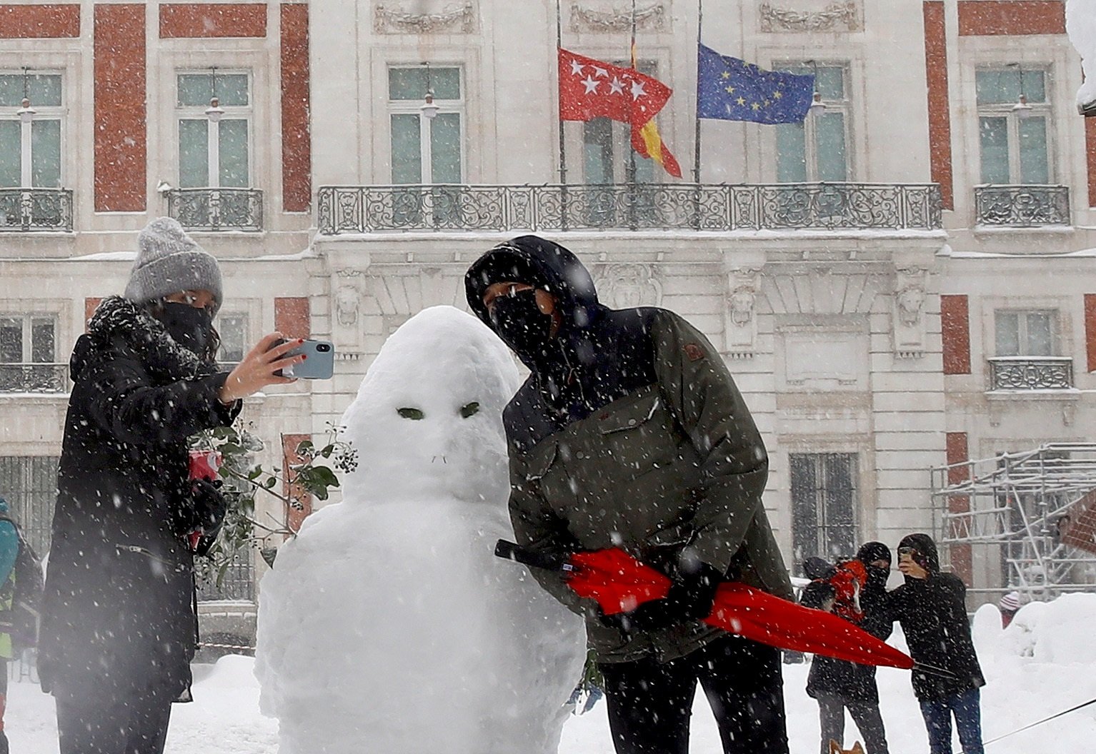 El "caos" de la nieve en España llega a Suiza