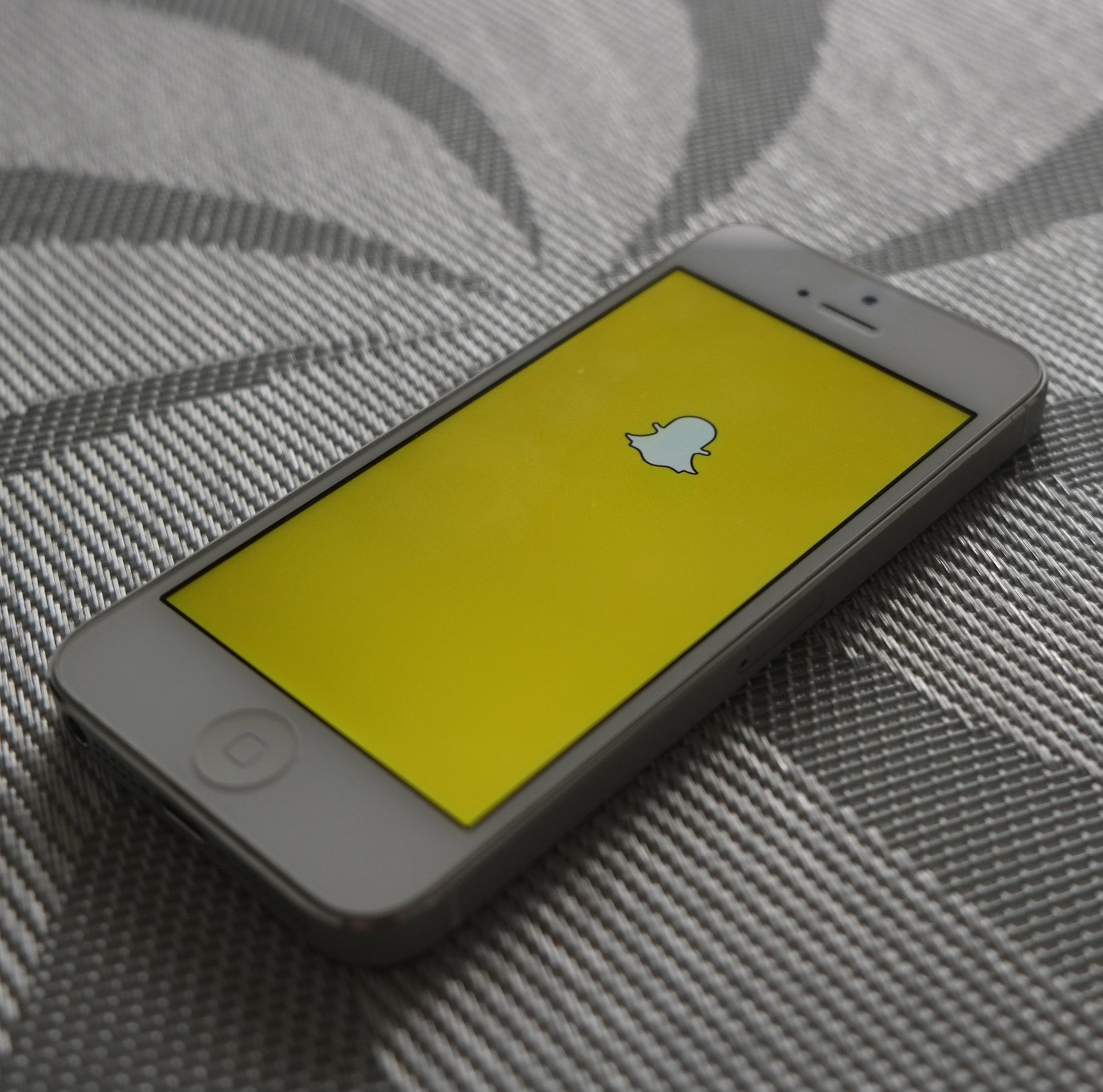 Snapchat vuelve locos a los inversores y recauda 1.800 millones de dólares