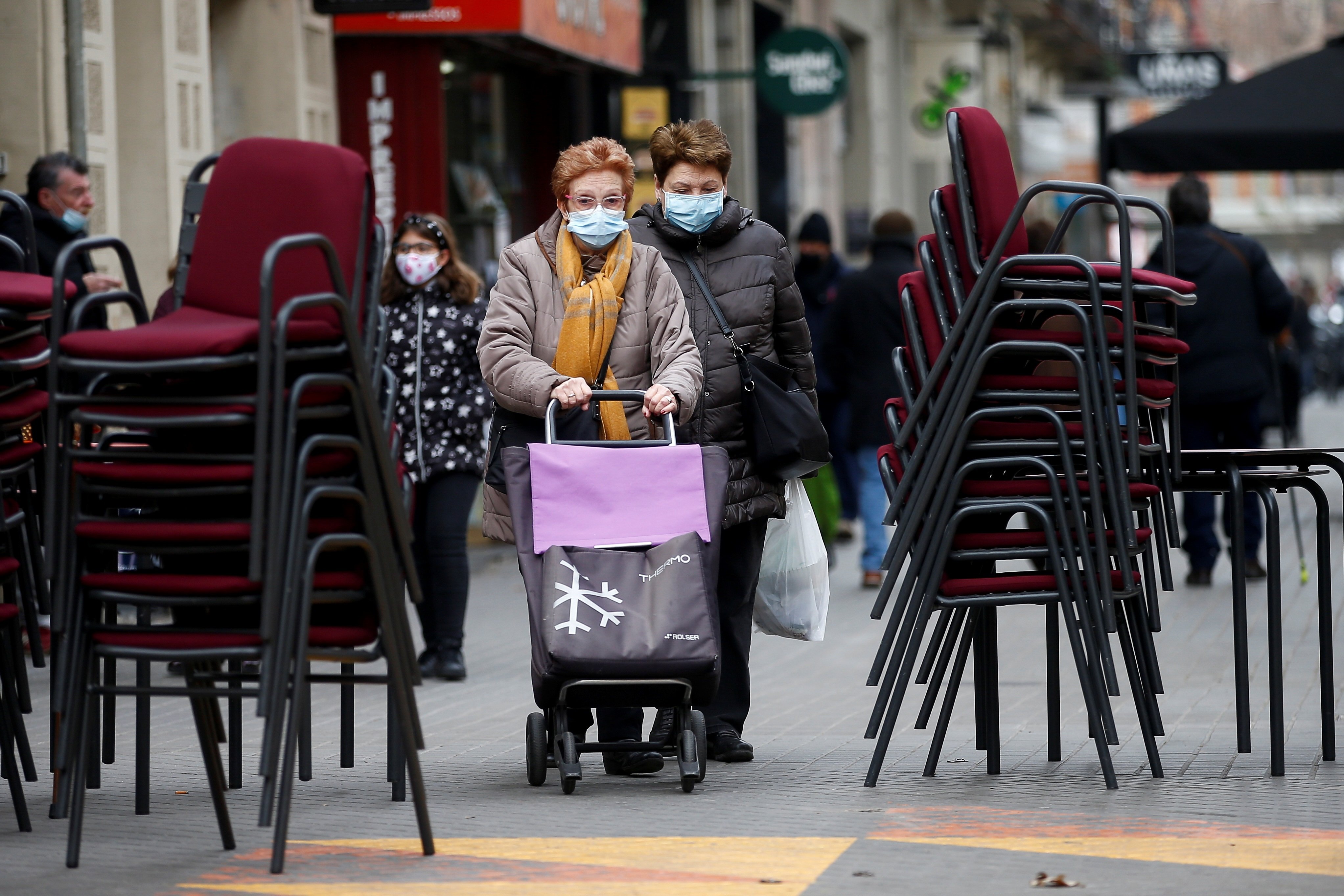 Petita treva del coronavirus a Catalunya: baixen lleugerament els indicadors