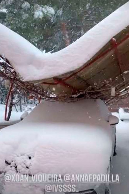 coche paz padilla aplastado nieve @pazpadilla