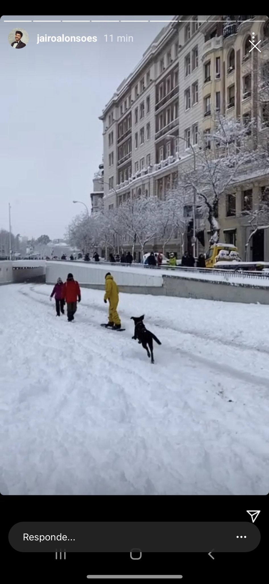 Jairo Alonso, pareja de Isabel Díaz Ayuso, hace snow en Madrid miedo Filomena @miguelfrigenti