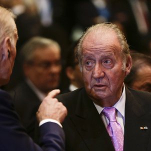 juan carlos señalado con el dedo GTRES