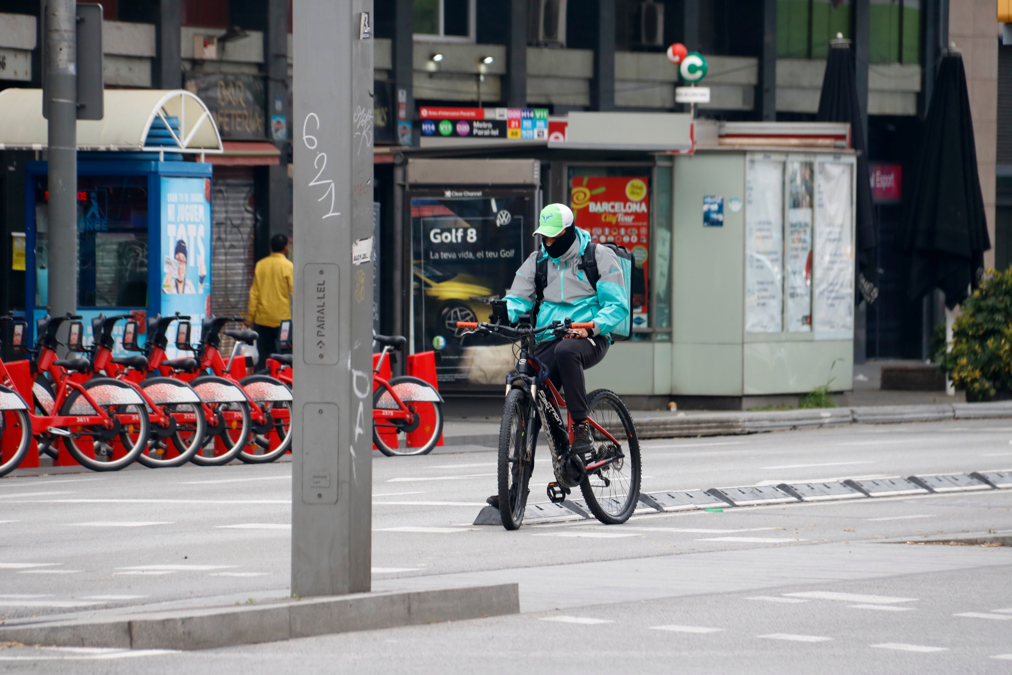 Un jutjat declara que els 'riders' del judici de Deliveroo són falsos autònoms