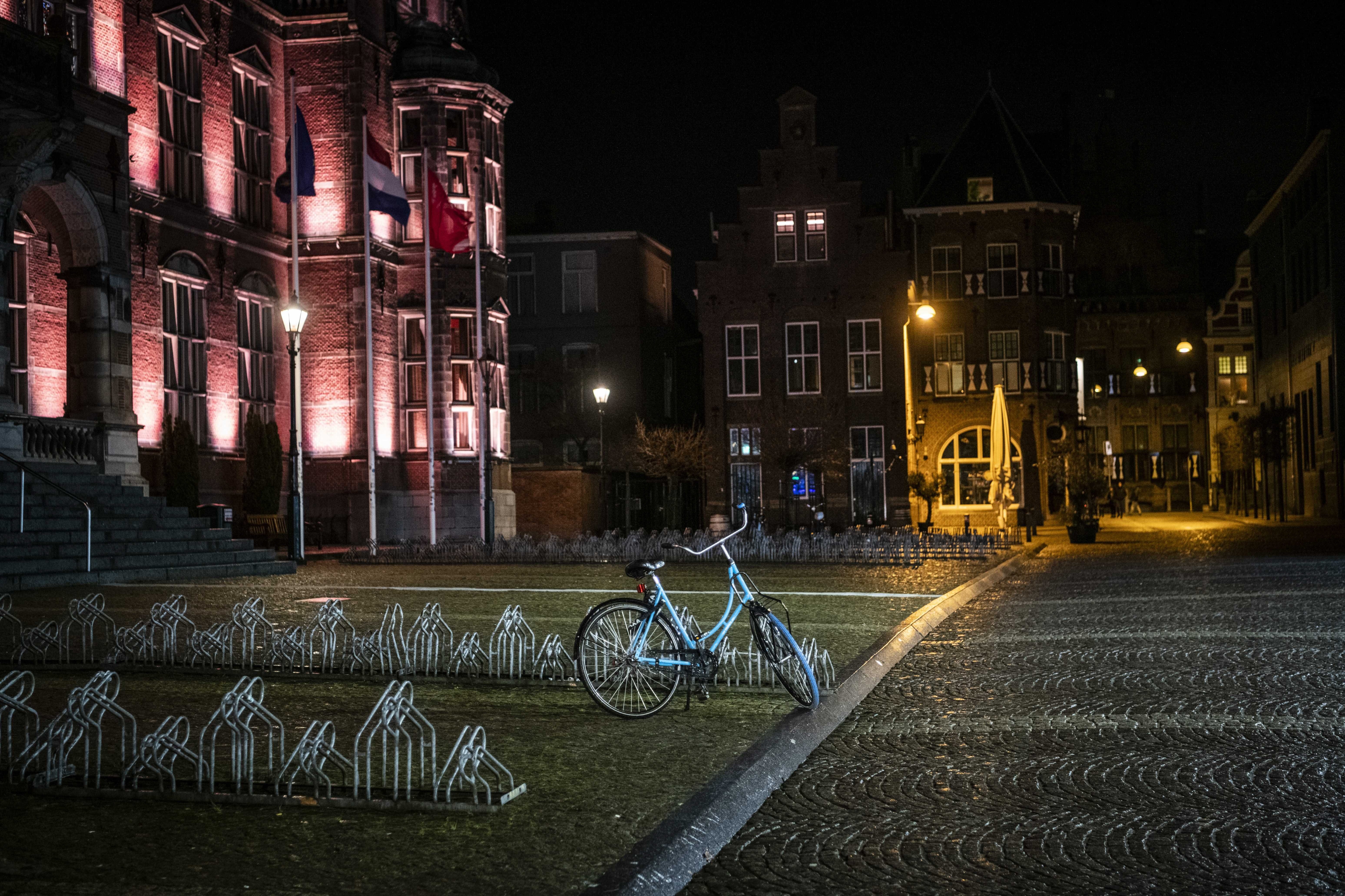 Els Països Baixos es confinen tres setmanes més pel descontrol de la Covid