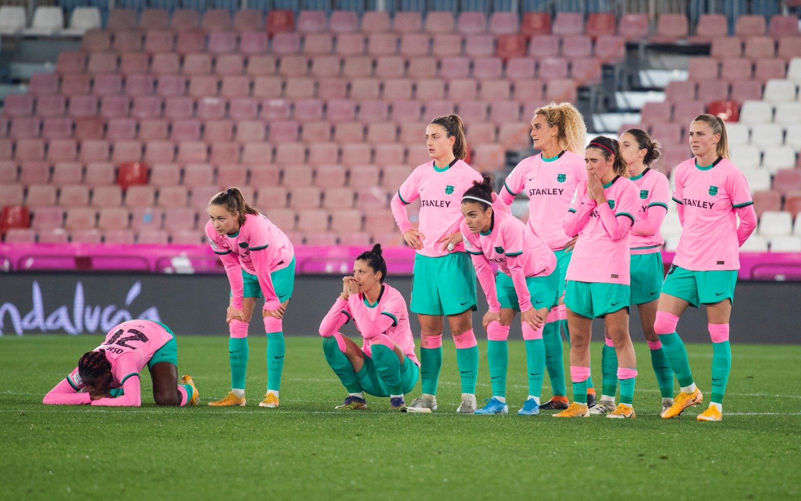 Indignación del Barça femenino por el arbitraje y por la ausencia de VAR