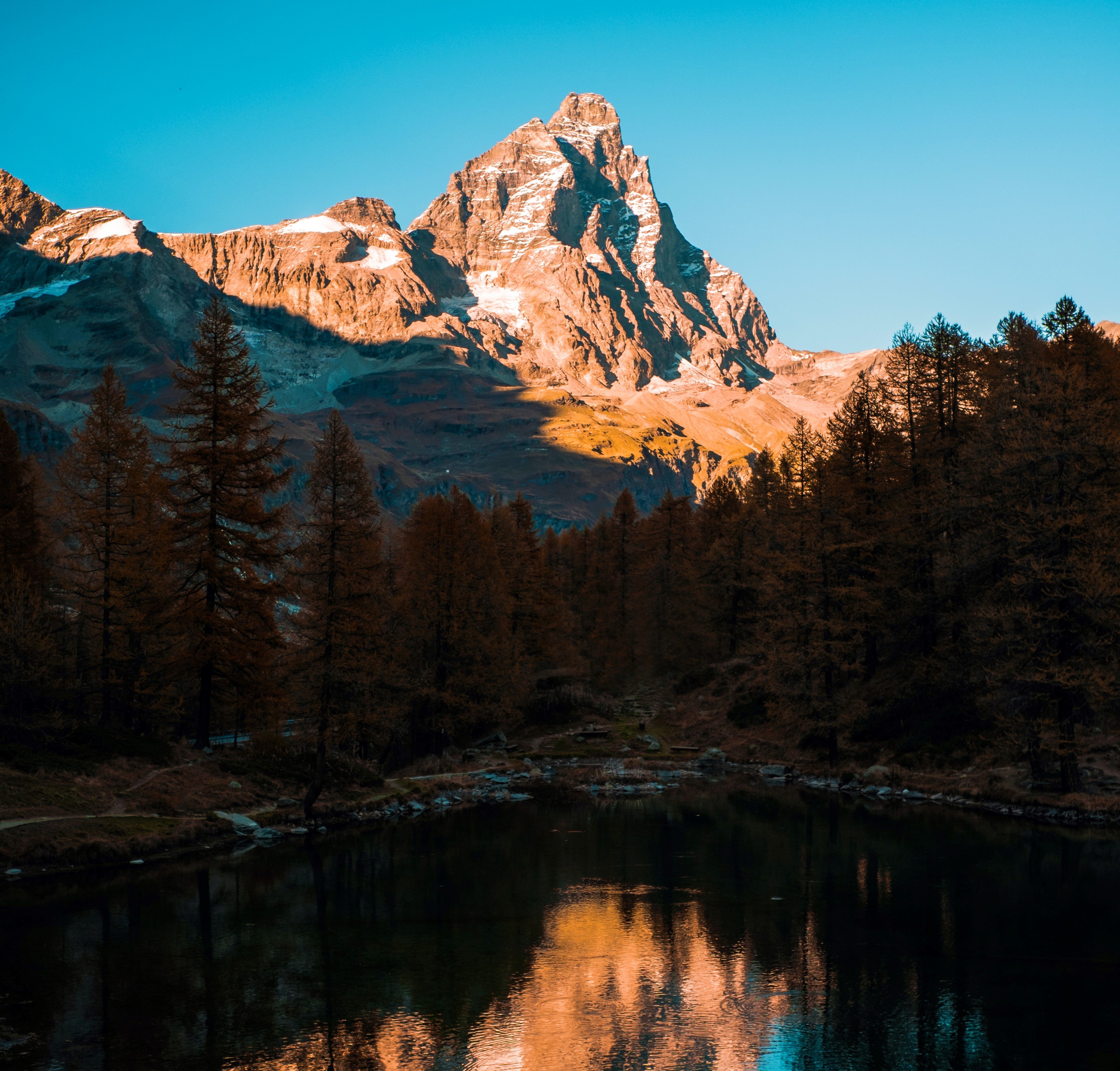 Lago   Unsplash