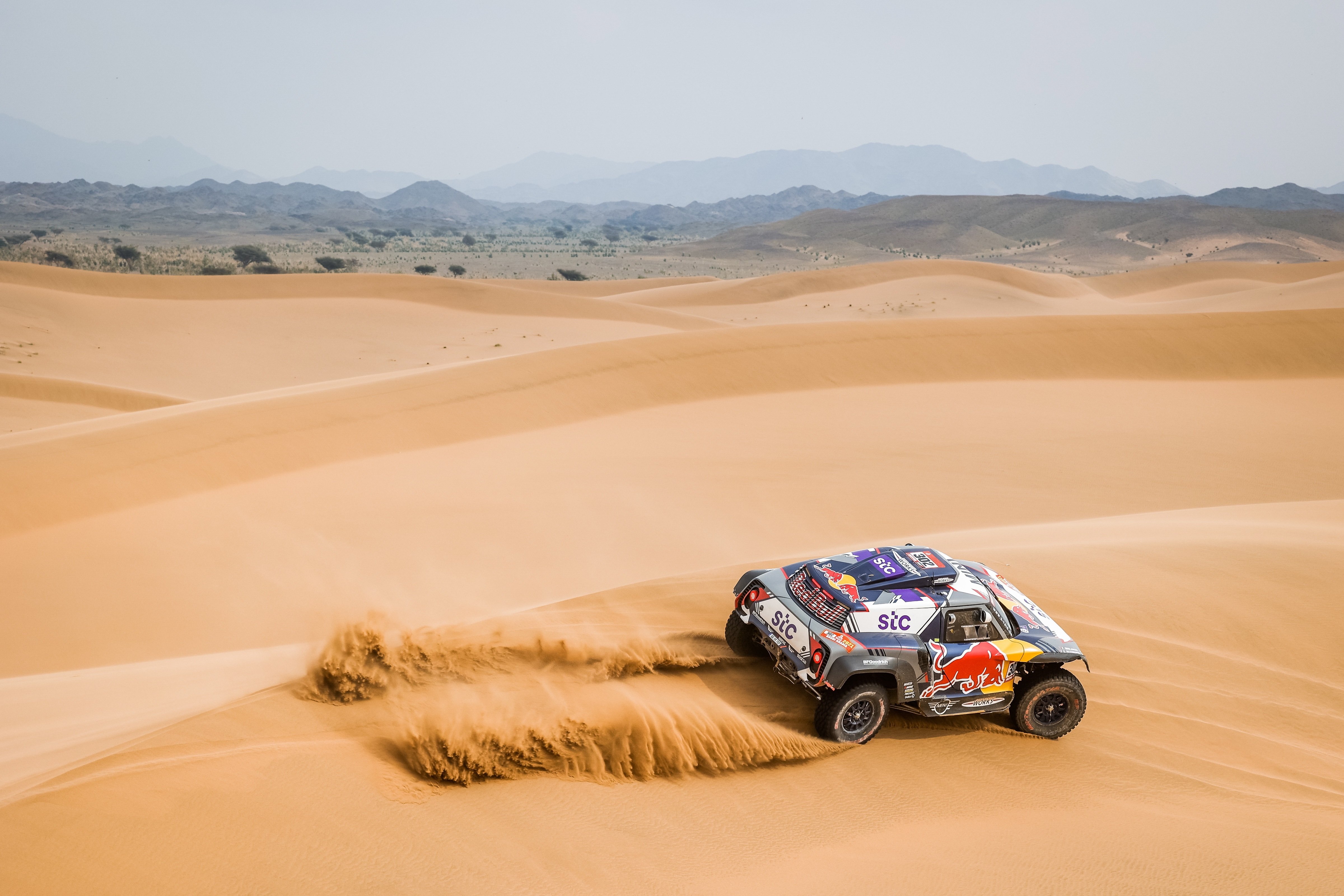 Barreda abandona el Dakar; Peterhansel ya acaricia su 14º título