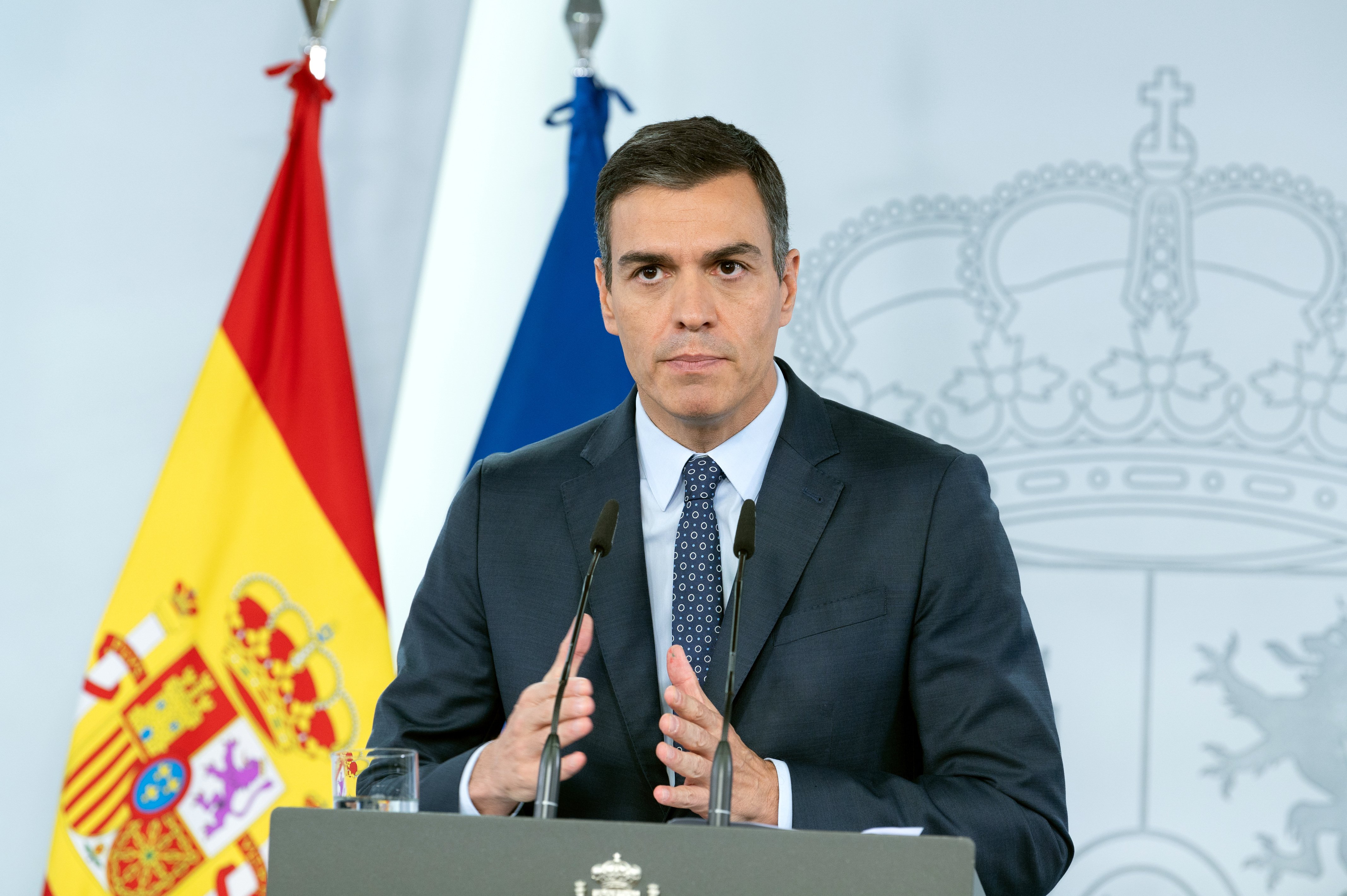 Contratan a una maquilladora para Sánchez y los ministros