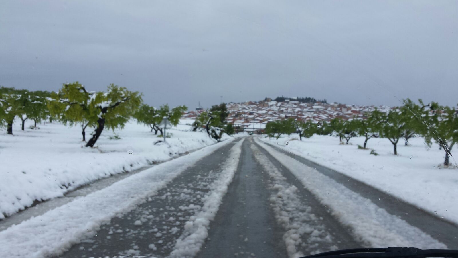 GALERÍA: Fuerte nevada en el interior de Catalunya en pleno mes de marzo