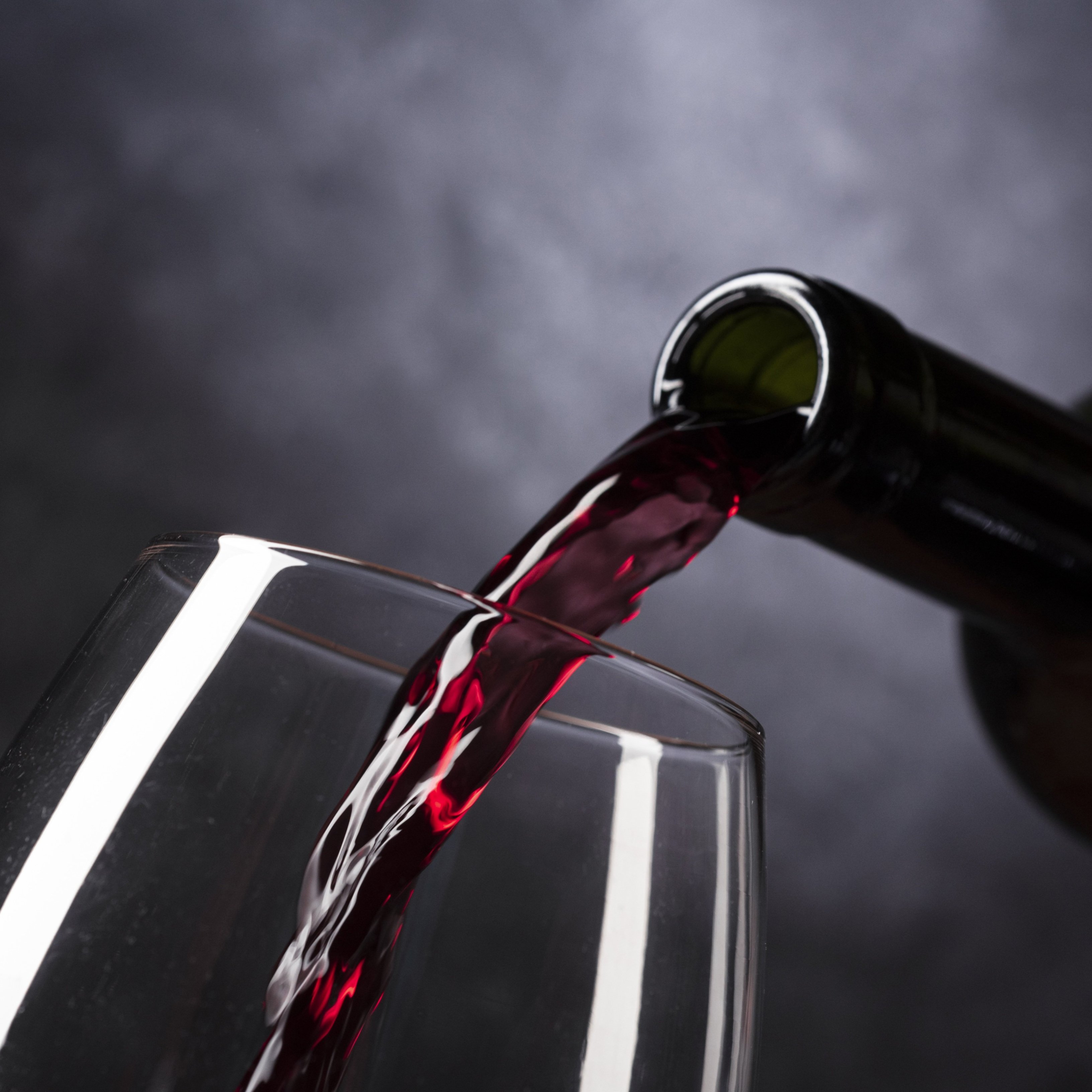 Prendre un got d'alcohol al dia podria augmentar el risc d'arrítmia