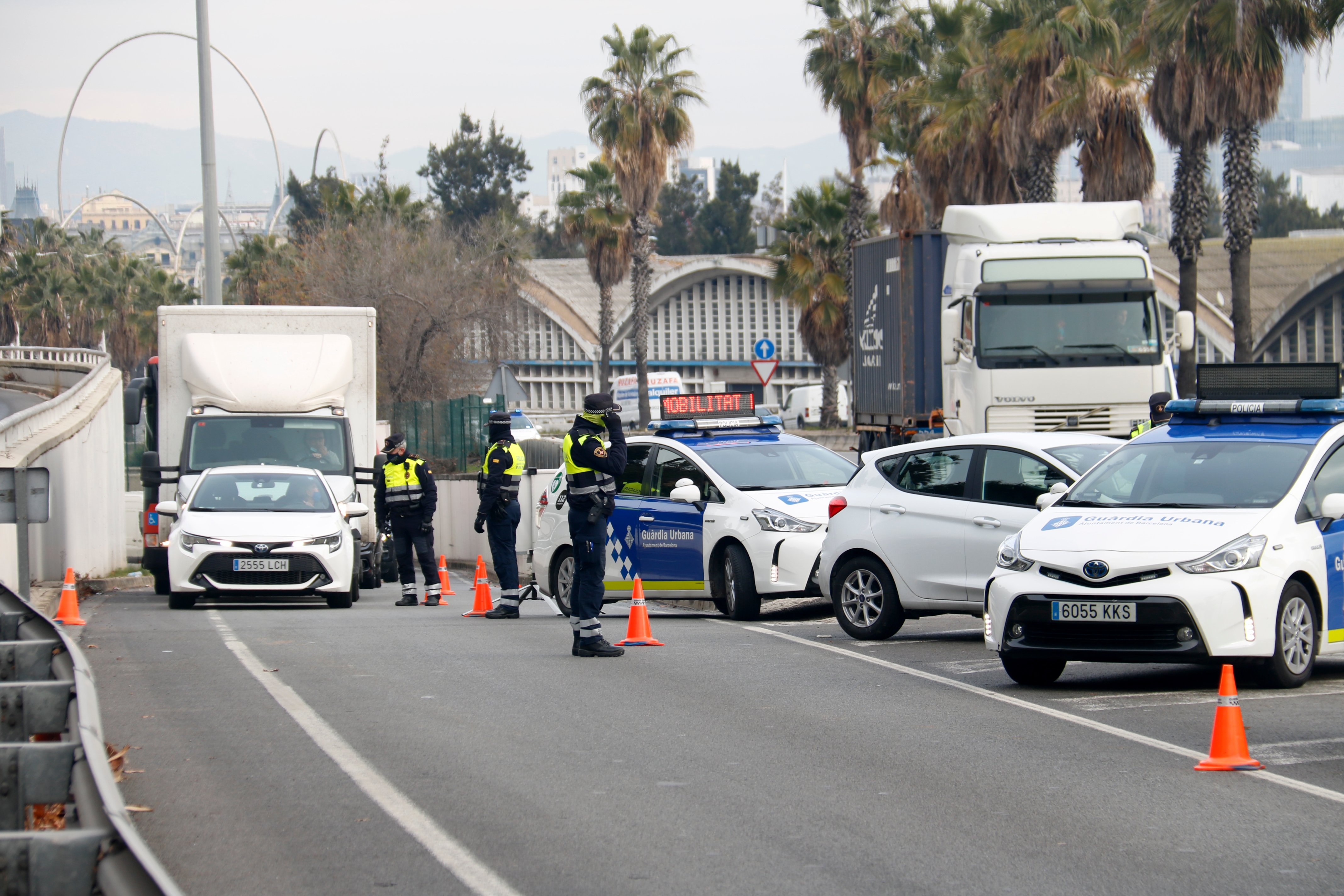 control guardia urbana barcelona confinamiento - acn